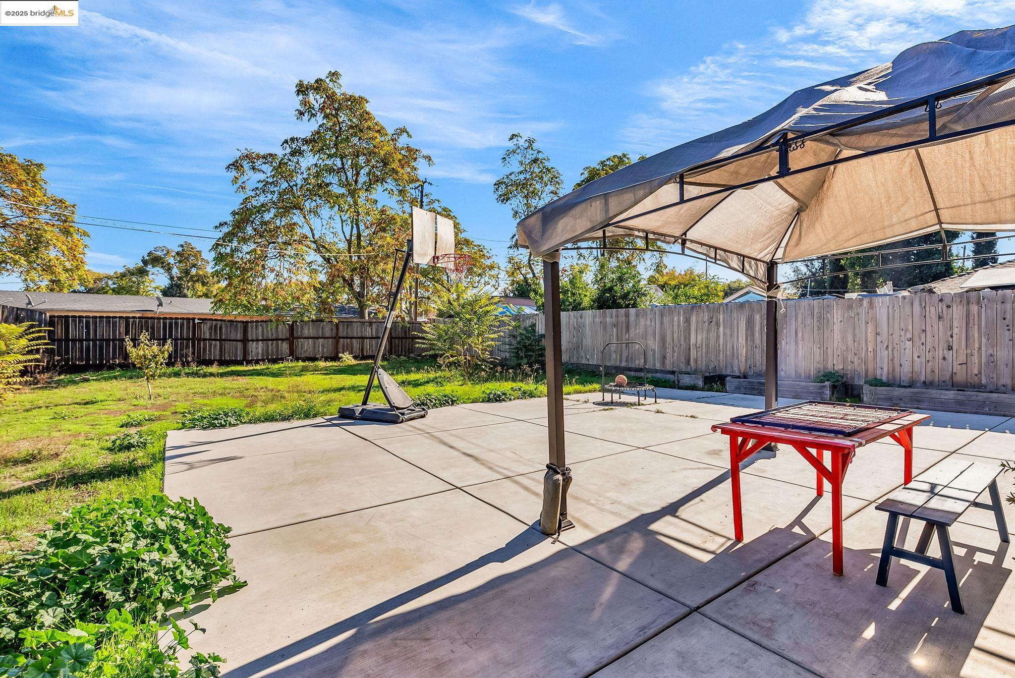 Detail Gallery Image 21 of 27 For 2020 S American St., Stockton,  CA 95206 - 2 Beds | 1 Baths