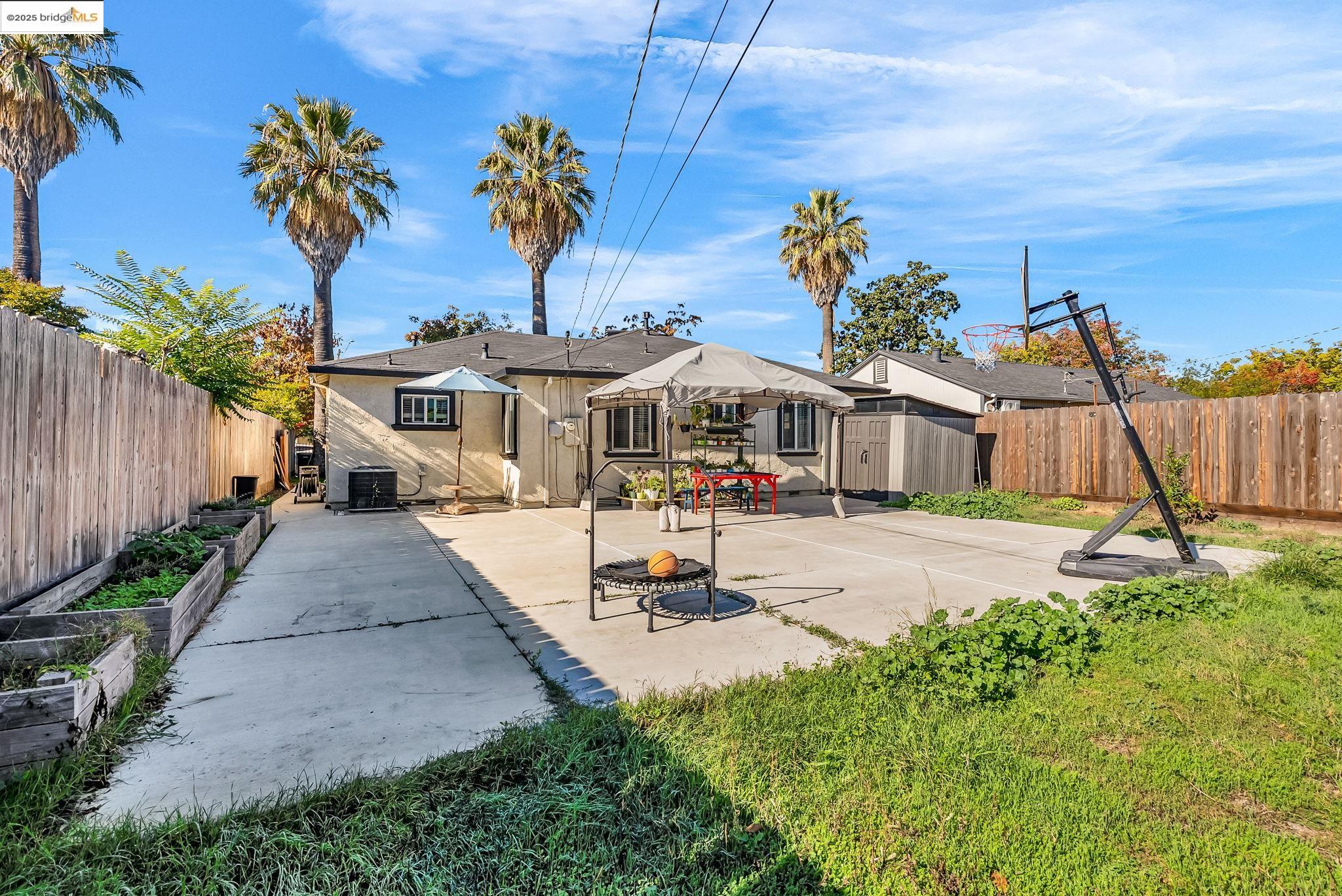 Detail Gallery Image 24 of 27 For 2020 S American St., Stockton,  CA 95206 - 2 Beds | 1 Baths