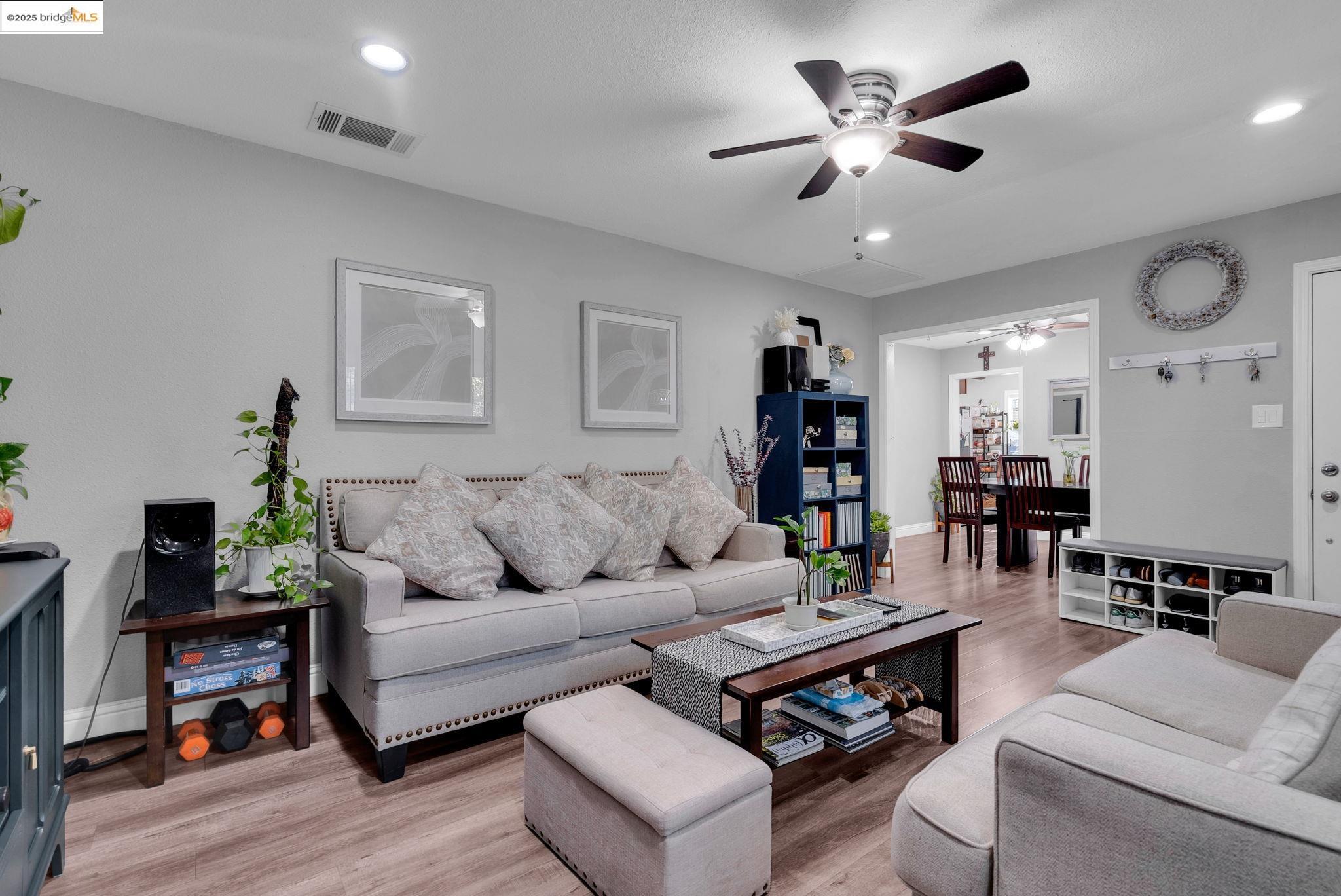 Detail Gallery Image 6 of 27 For 2020 S American St., Stockton,  CA 95206 - 2 Beds | 1 Baths