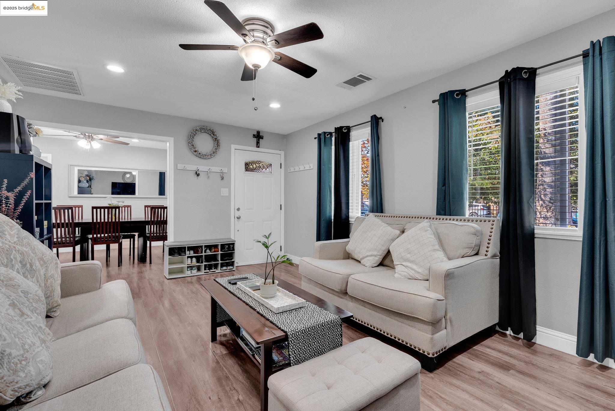 Detail Gallery Image 7 of 27 For 2020 S American St., Stockton,  CA 95206 - 2 Beds | 1 Baths