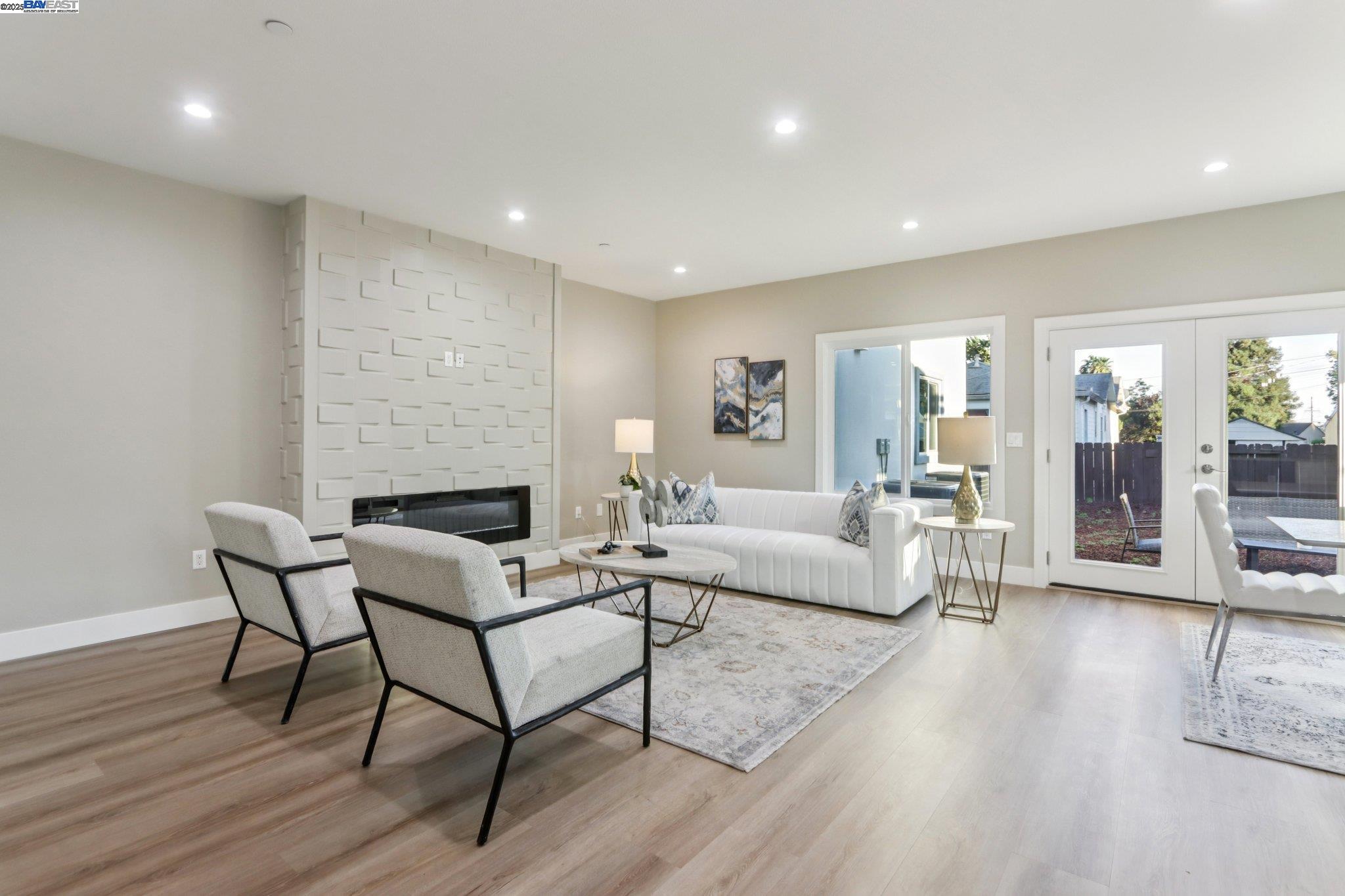 Detail Gallery Image 3 of 49 For 265 Berry Avenue, Hayward,  CA 94544 - 6 Beds | 4/2 Baths