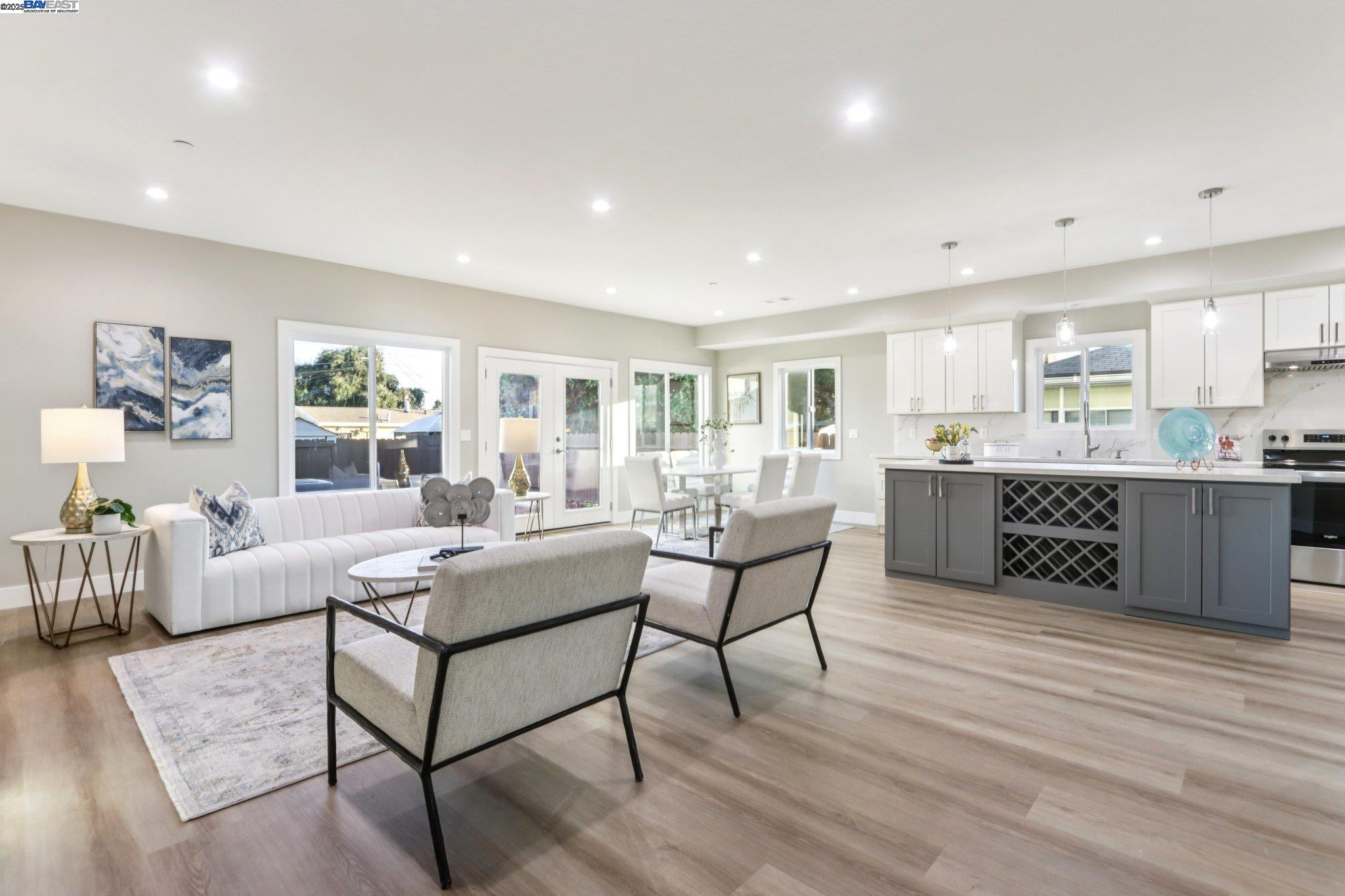 Detail Gallery Image 4 of 49 For 265 Berry Avenue, Hayward,  CA 94544 - 6 Beds | 4/2 Baths