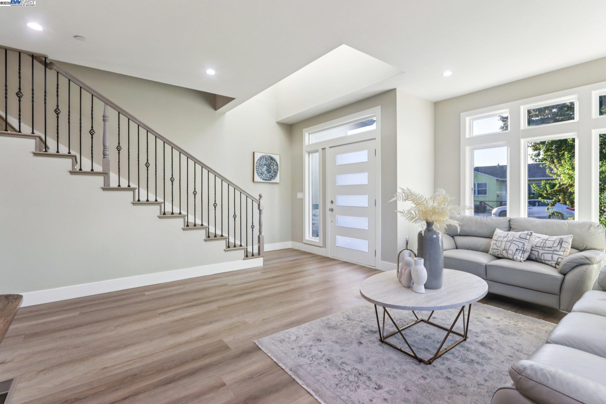 Detail Gallery Image 5 of 49 For 265 Berry Avenue, Hayward,  CA 94544 - 6 Beds | 4/2 Baths