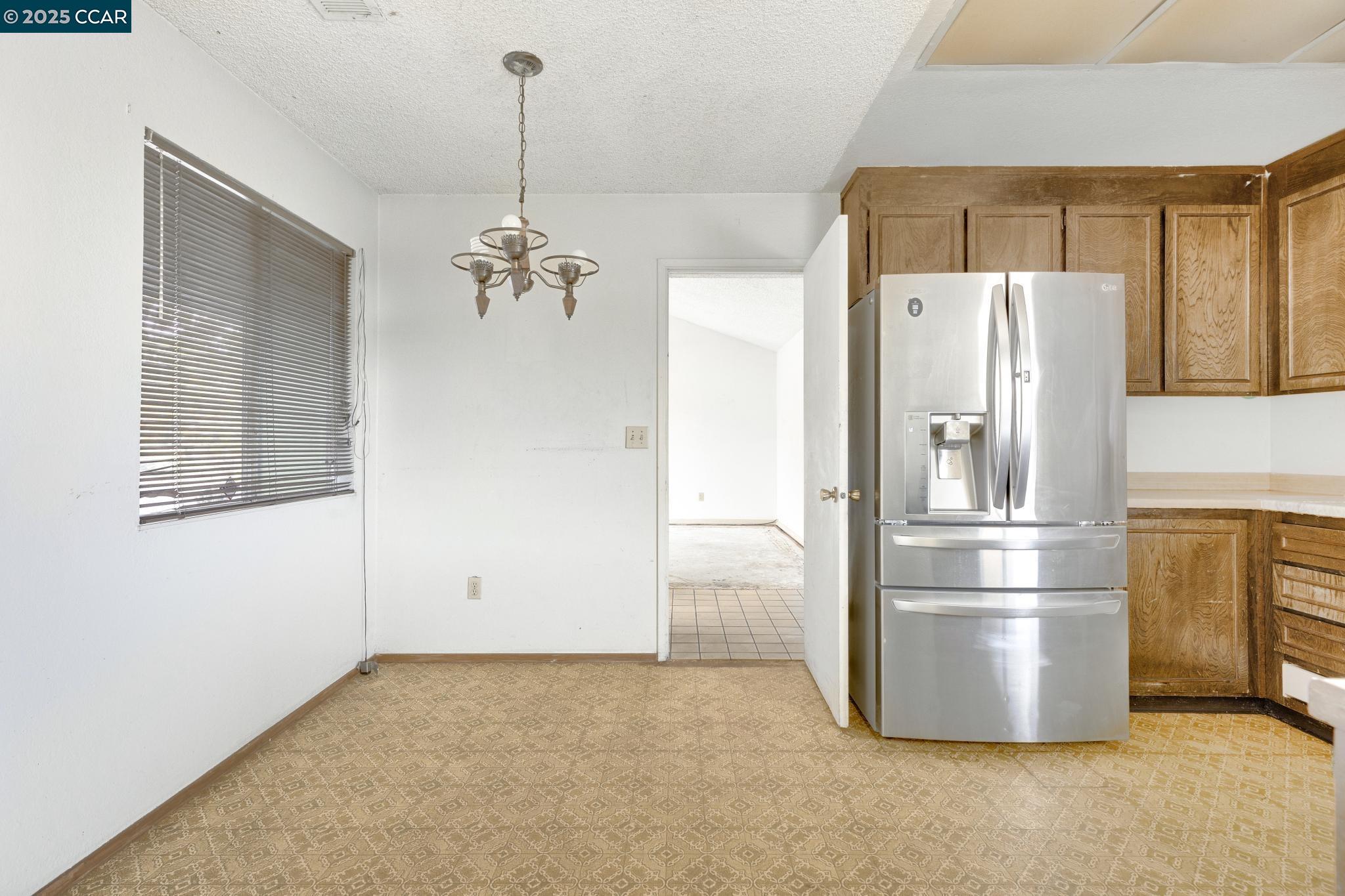 Detail Gallery Image 6 of 7 For 938 Sandy Cove Dr, Rodeo,  CA 94572 - 4 Beds | 2 Baths