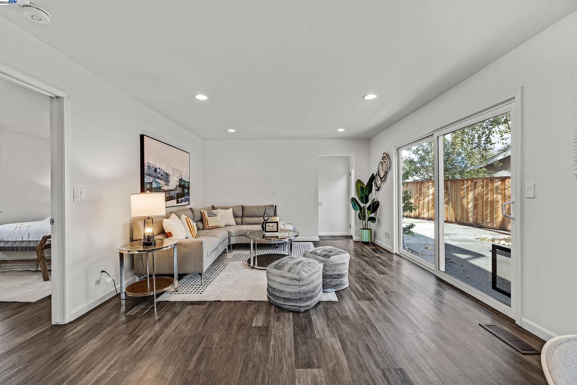 Detail Gallery Image 17 of 39 For 5522 Corte Del Cajon, Pleasanton,  CA 94566 - 6 Beds | 4 Baths