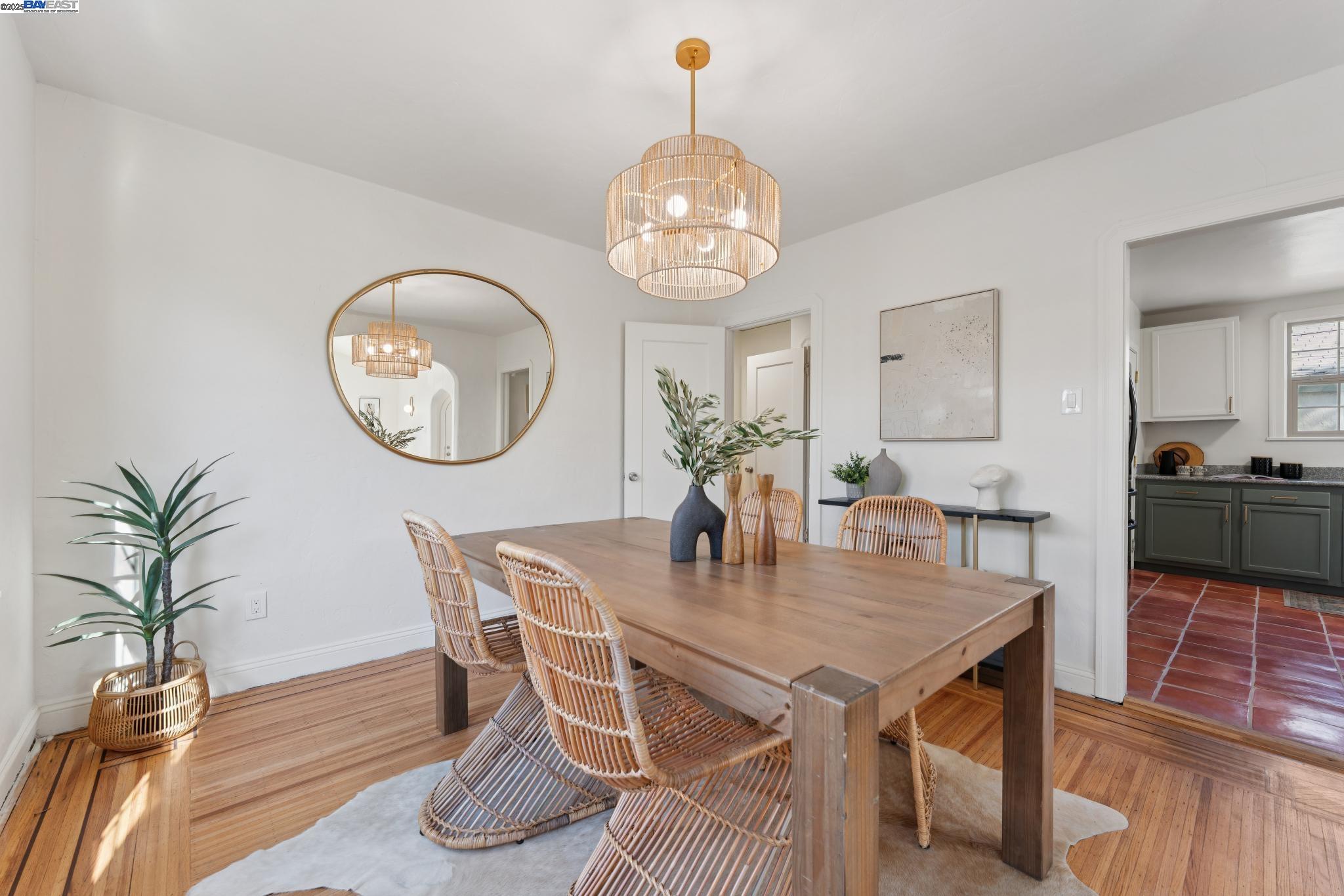 Detail Gallery Image 14 of 53 For 2521 80th, Oakland,  CA 94605 - 3 Beds | 1/1 Baths