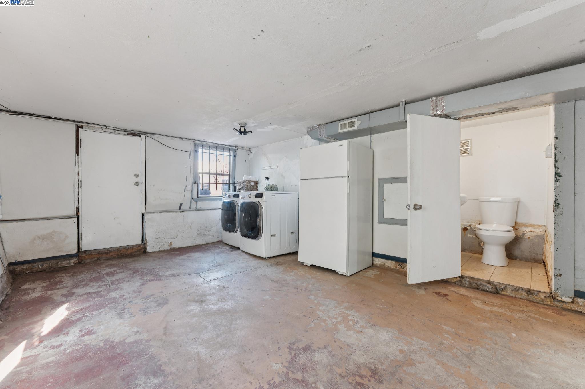 Detail Gallery Image 39 of 53 For 2521 80th, Oakland,  CA 94605 - 3 Beds | 1/1 Baths