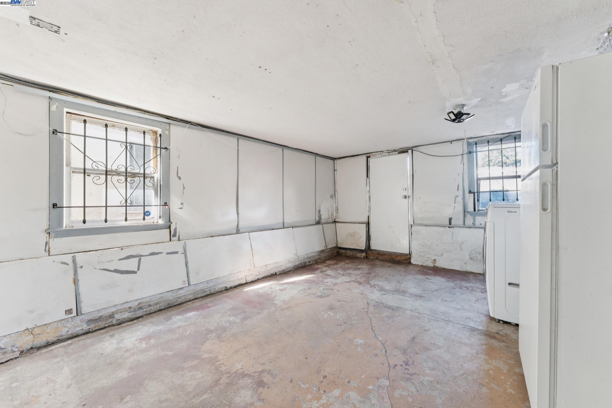 Detail Gallery Image 40 of 53 For 2521 80th, Oakland,  CA 94605 - 3 Beds | 1/1 Baths