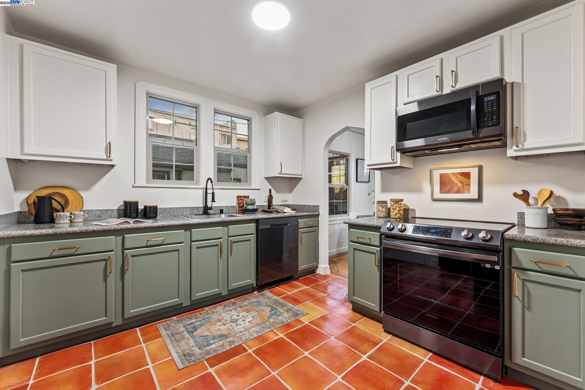 Detail Gallery Image 46 of 53 For 2521 80th, Oakland,  CA 94605 - 3 Beds | 1/1 Baths