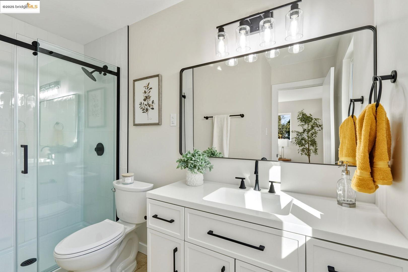 Detail Gallery Image 16 of 26 For 2956 Mullens Dr, Richmond,  CA 94806 - 3 Beds | 2 Baths