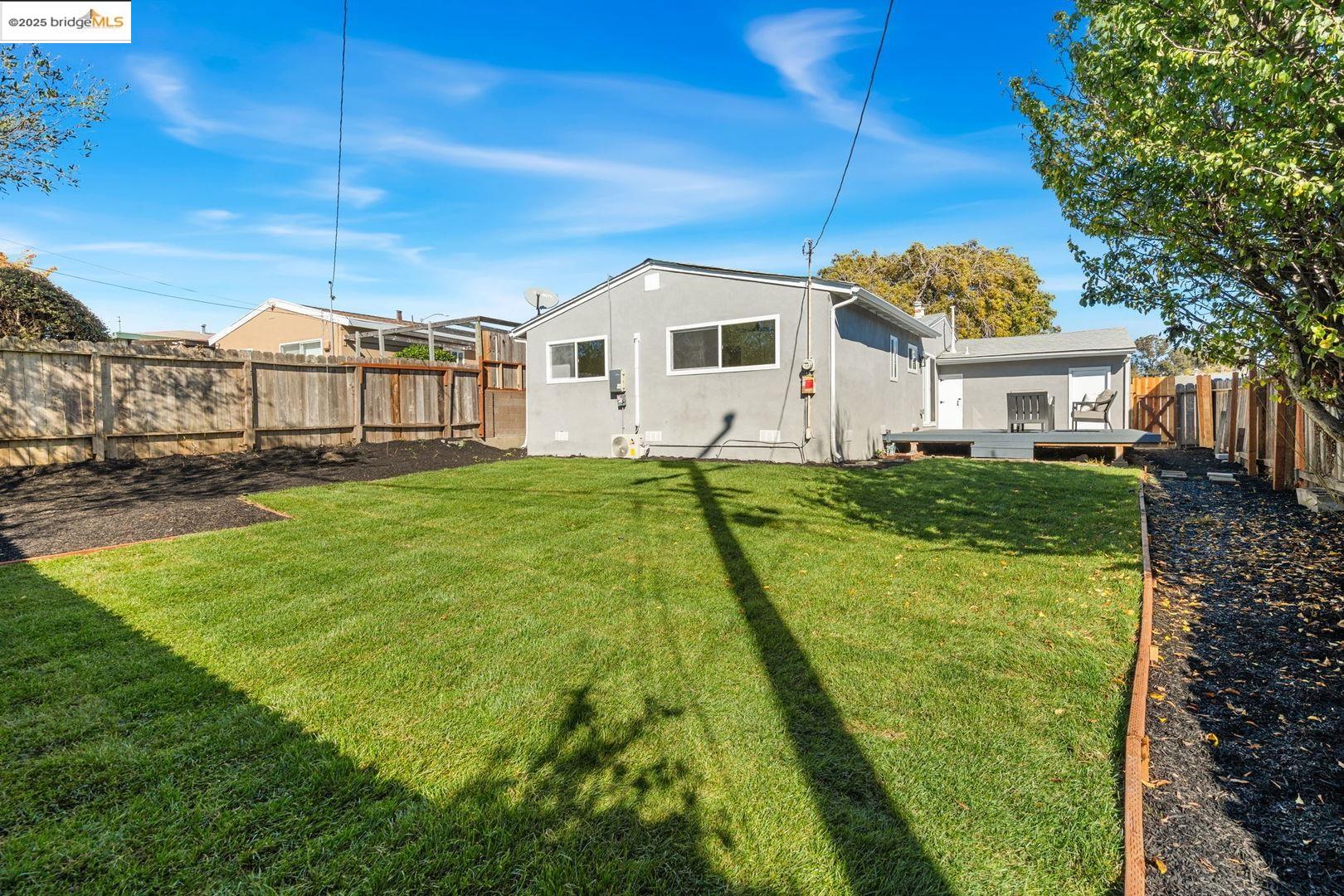 Detail Gallery Image 25 of 26 For 2956 Mullens Dr, Richmond,  CA 94806 - 3 Beds | 2 Baths