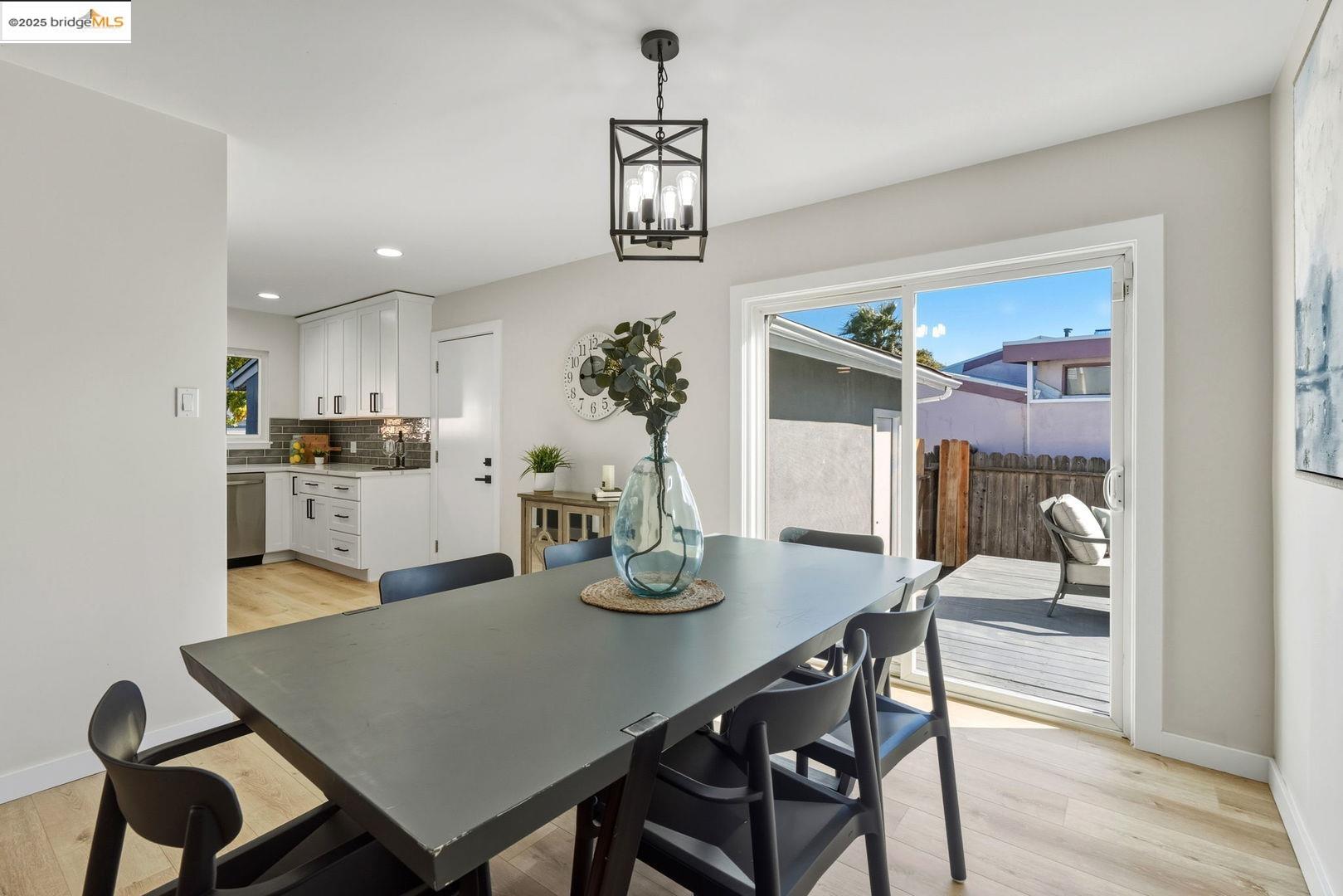 Detail Gallery Image 9 of 26 For 2956 Mullens Dr, Richmond,  CA 94806 - 3 Beds | 2 Baths