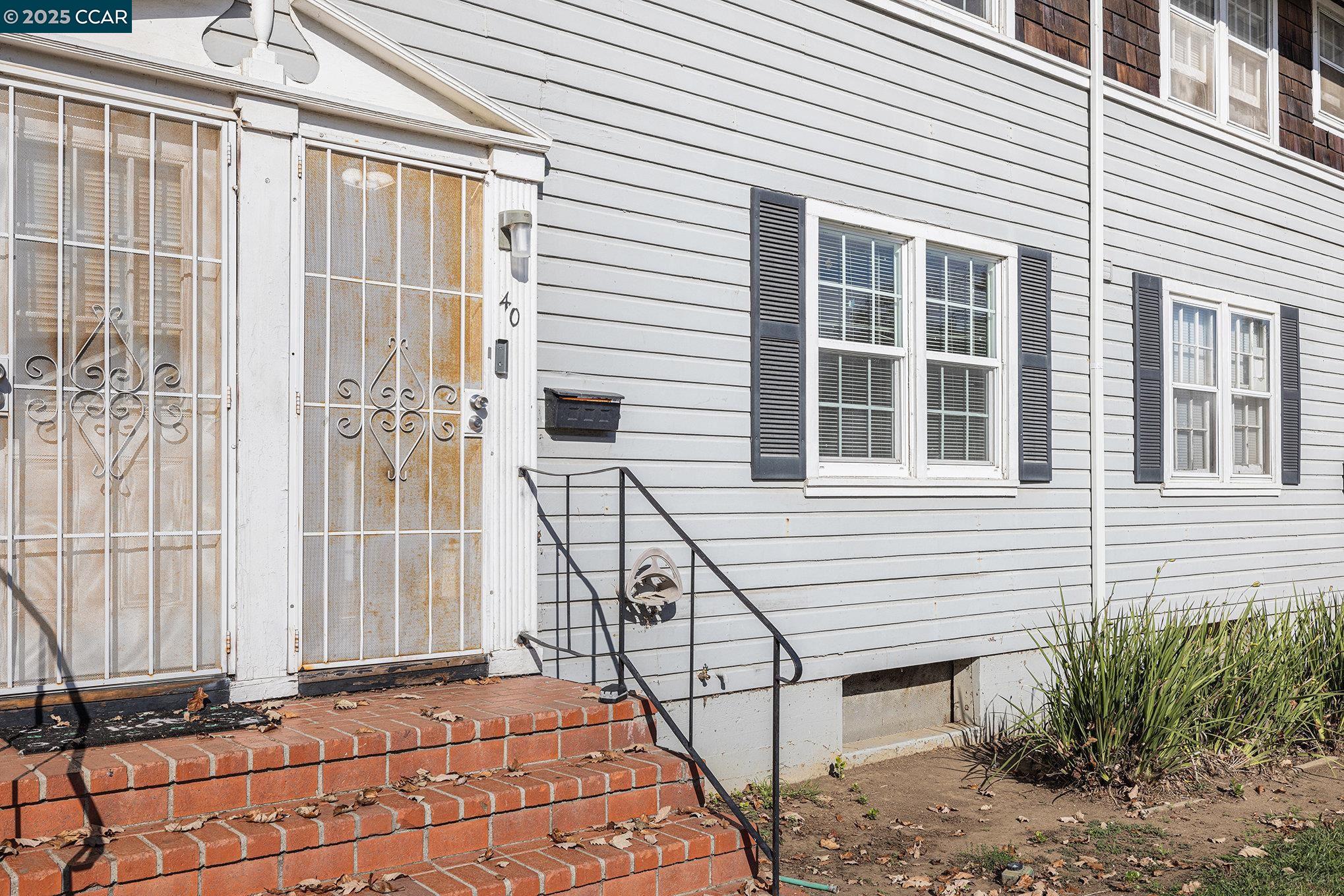 Detail Gallery Image 3 of 21 For 40 Baldwin St, Vallejo,  CA 94590 - 3 Beds | 2/1 Baths