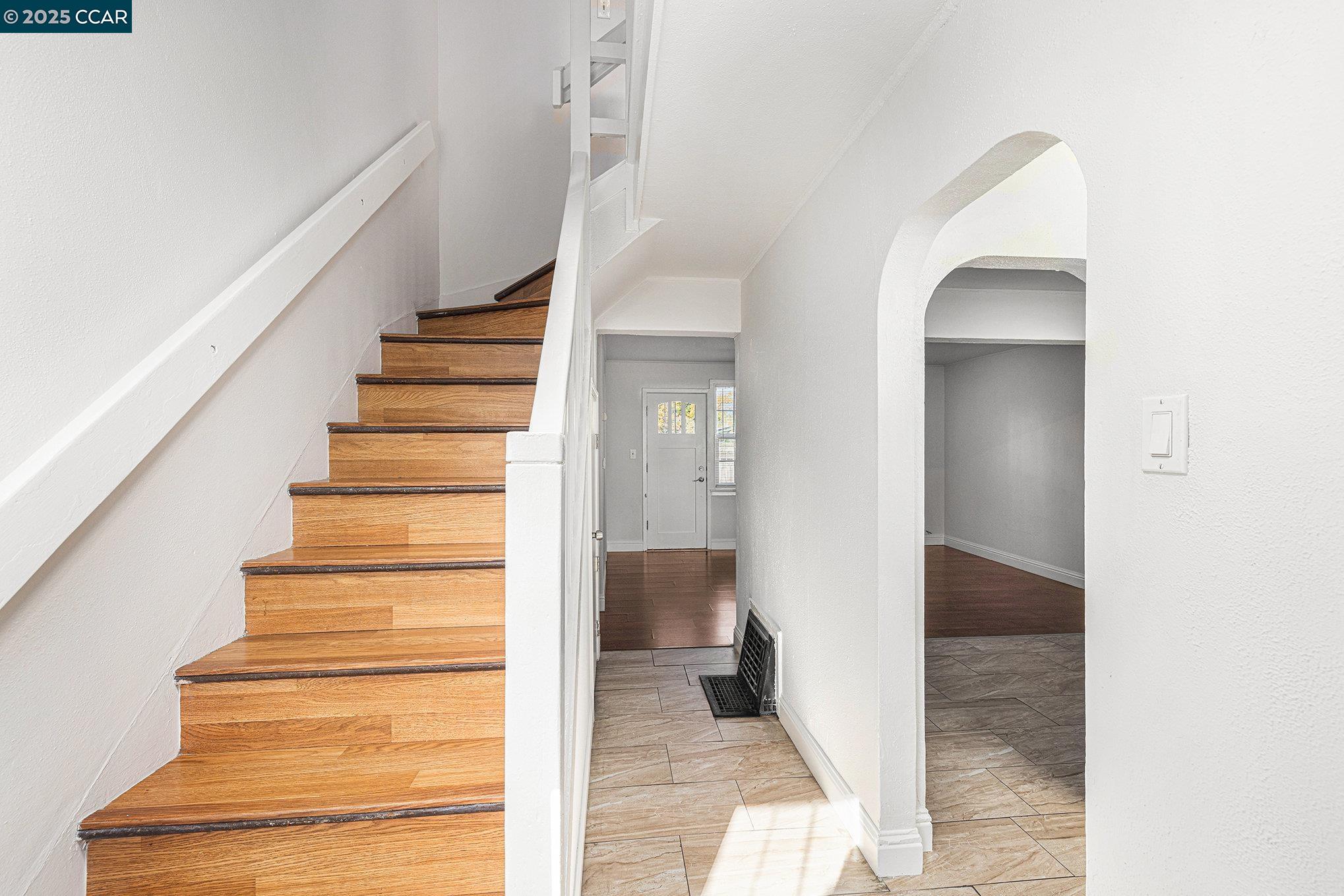 Detail Gallery Image 4 of 21 For 40 Baldwin St, Vallejo,  CA 94590 - 3 Beds | 2/1 Baths