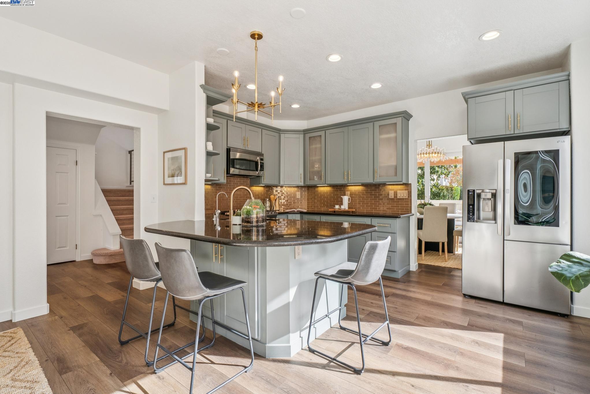 Detail Gallery Image 12 of 58 For 114 Fundy Bay, Alameda,  CA 94502 - 4 Beds | 2/1 Baths