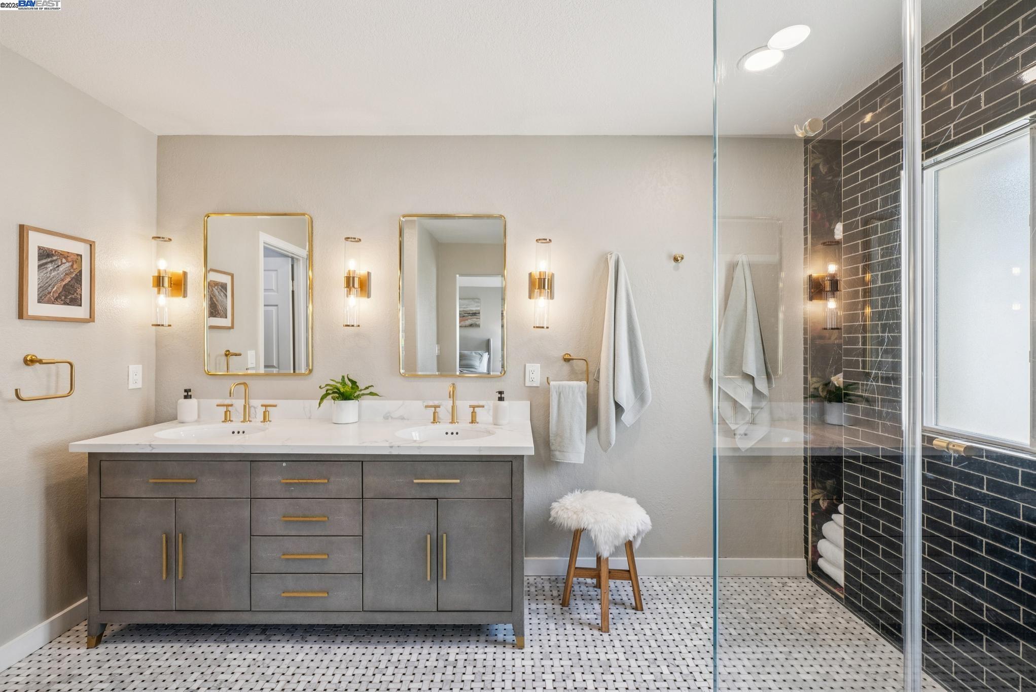 Detail Gallery Image 27 of 58 For 114 Fundy Bay, Alameda,  CA 94502 - 4 Beds | 2/1 Baths