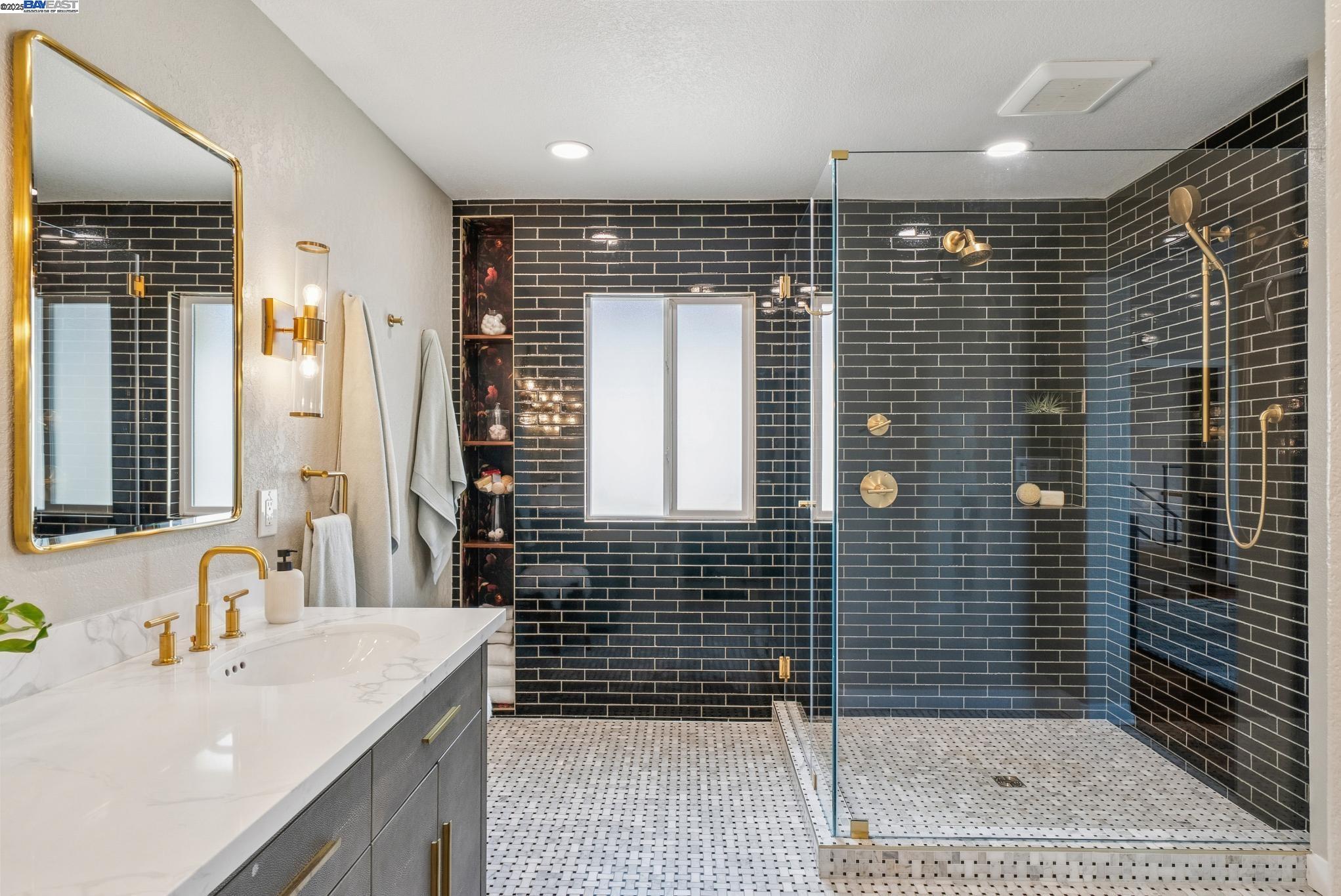 Detail Gallery Image 29 of 58 For 114 Fundy Bay, Alameda,  CA 94502 - 4 Beds | 2/1 Baths