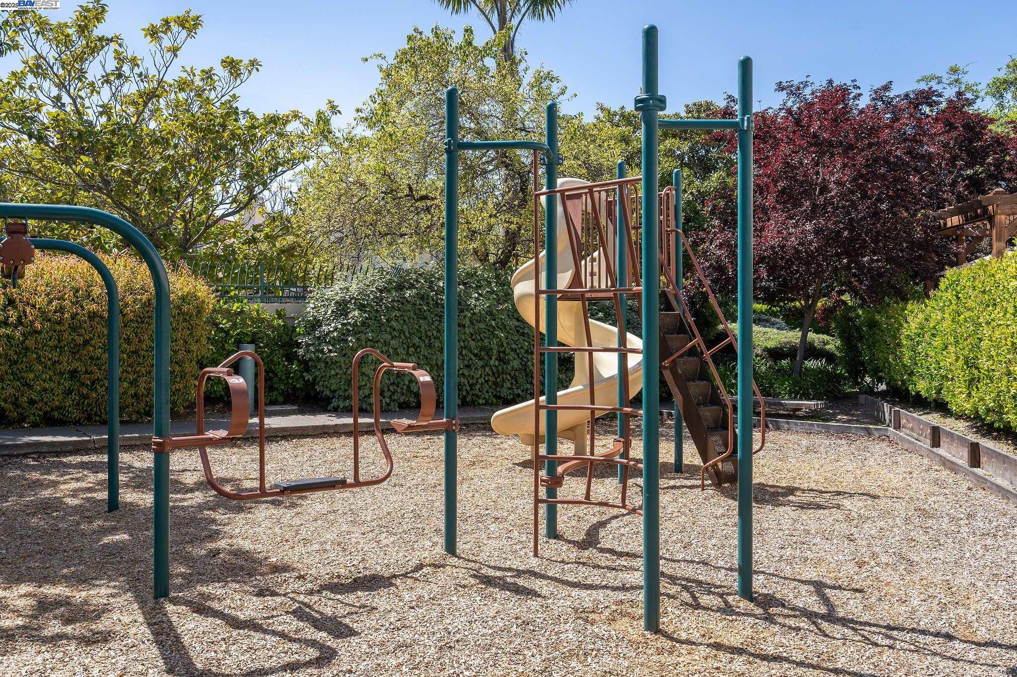 Detail Gallery Image 54 of 58 For 114 Fundy Bay, Alameda,  CA 94502 - 4 Beds | 2/1 Baths