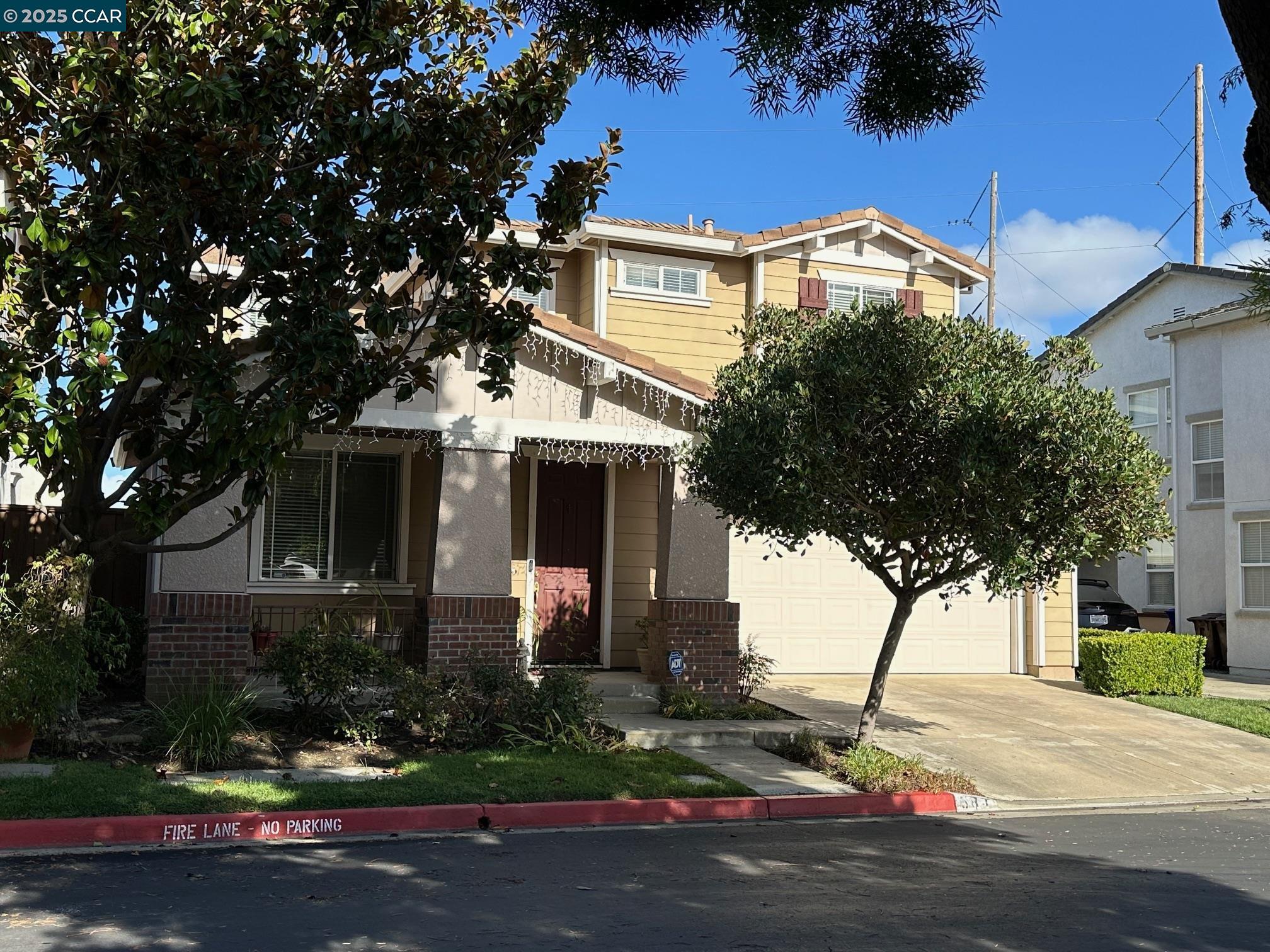 Detail Gallery Image 2 of 19 For 584 Silver Maple Drive, Hercules,  CA 94547 - 4 Beds | 3 Baths