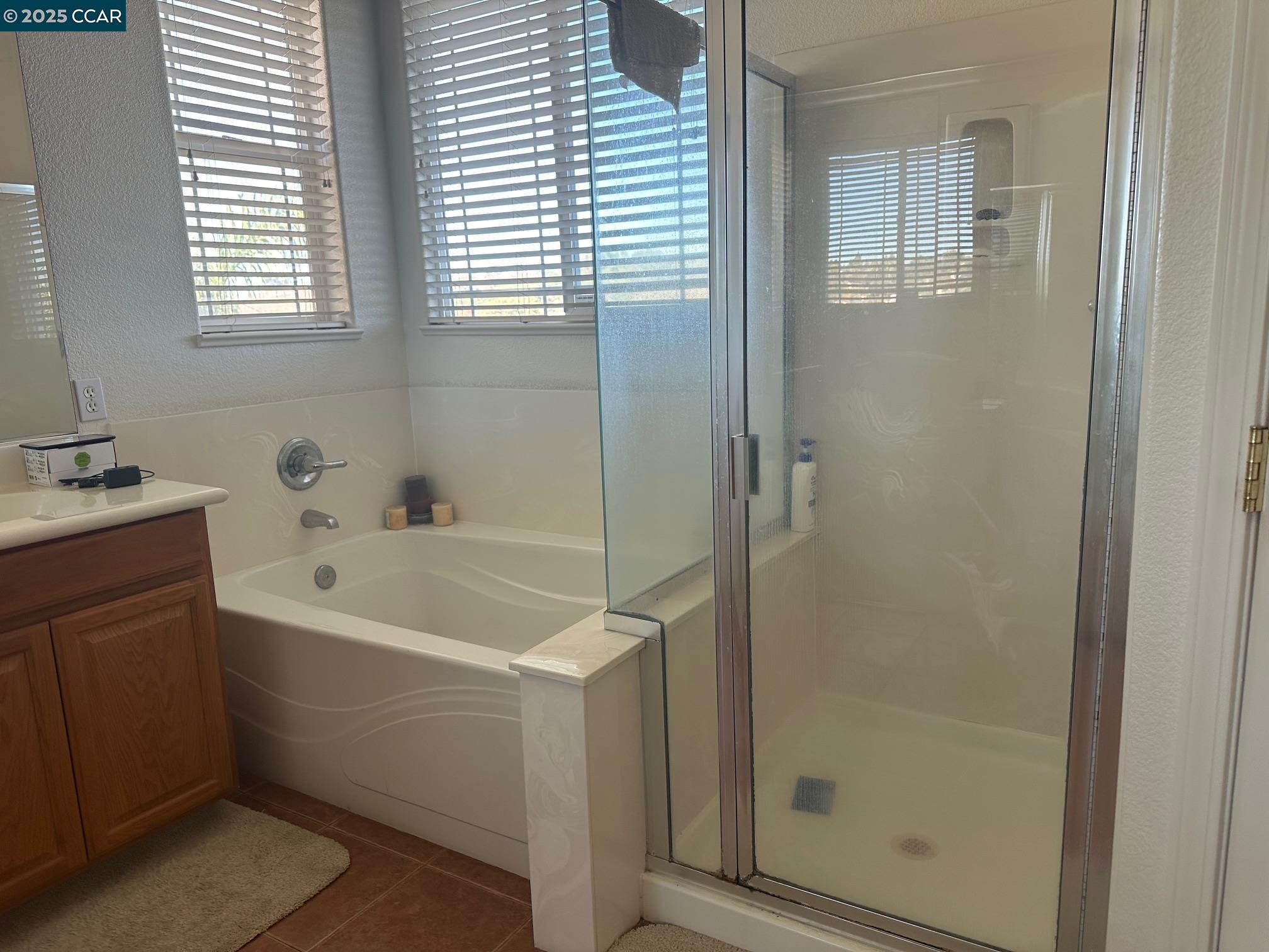 Detail Gallery Image 15 of 19 For 584 Silver Maple Drive, Hercules,  CA 94547 - 4 Beds | 3 Baths