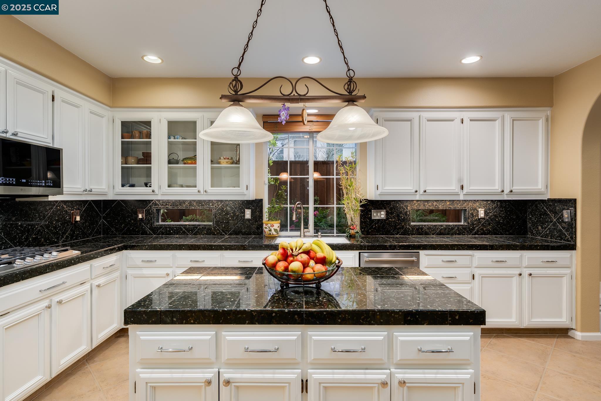 Detail Gallery Image 12 of 41 For 300 Caraway Ct, San Ramon,  CA 94582 - 4 Beds | 3 Baths