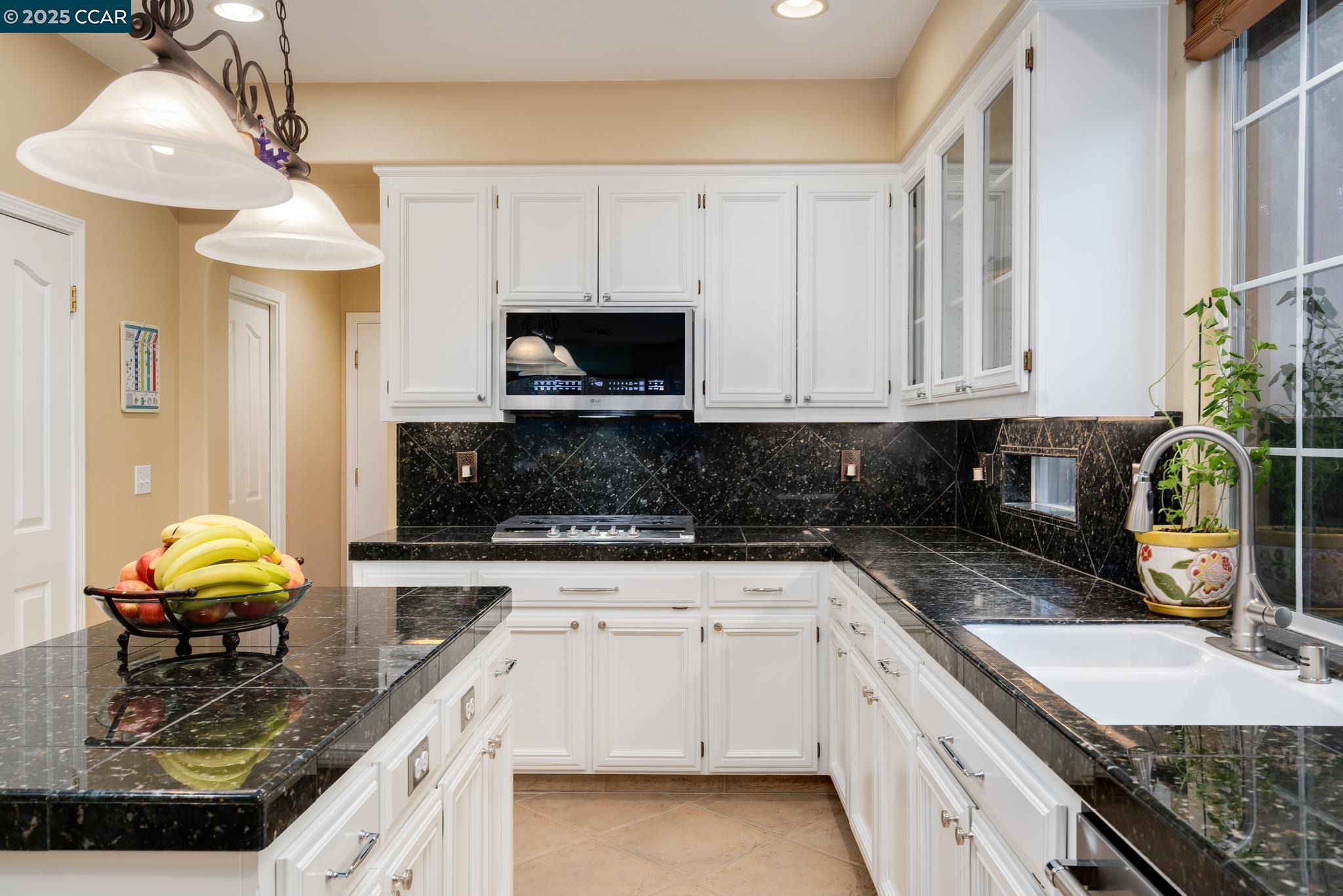 Detail Gallery Image 16 of 41 For 300 Caraway Ct, San Ramon,  CA 94582 - 4 Beds | 3 Baths