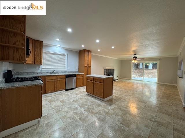 Detail Gallery Image 3 of 17 For 1027 San Carlos Dr, Antioch,  CA 94509 - 3 Beds | 2 Baths