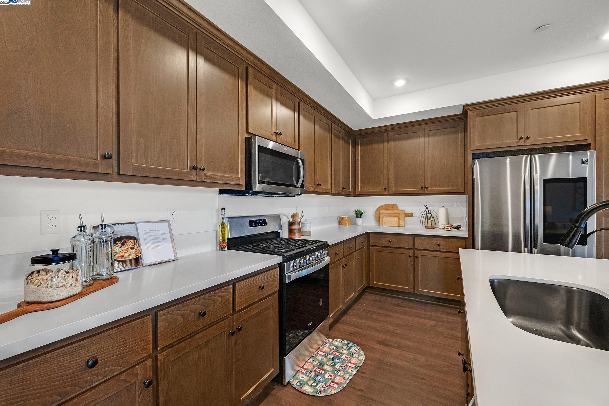 Detail Gallery Image 15 of 57 For 5394 Arnold Rd, Dublin,  CA 94568 - 4 Beds | 3 Baths