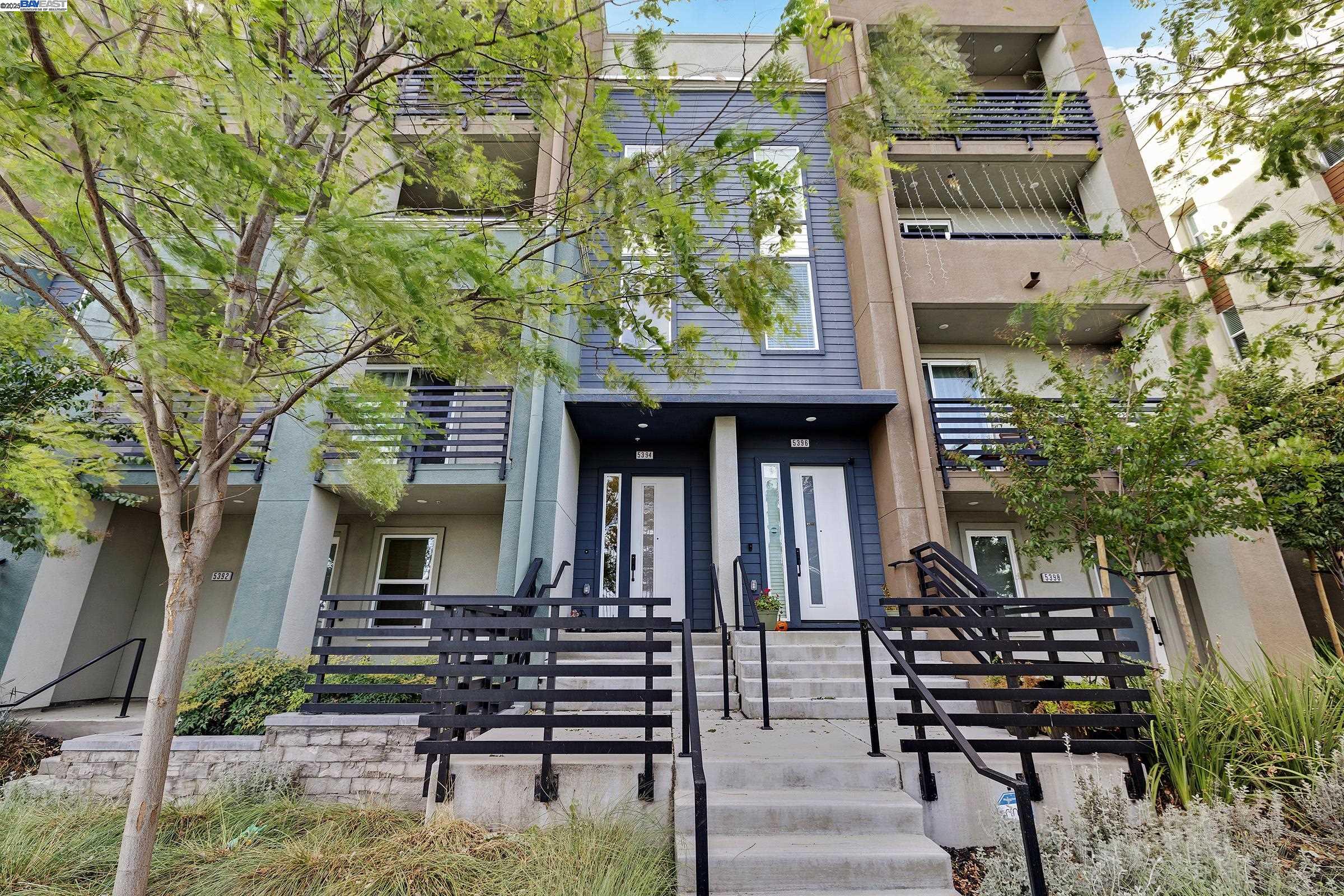 Detail Gallery Image 3 of 57 For 5394 Arnold Rd, Dublin,  CA 94568 - 4 Beds | 3 Baths