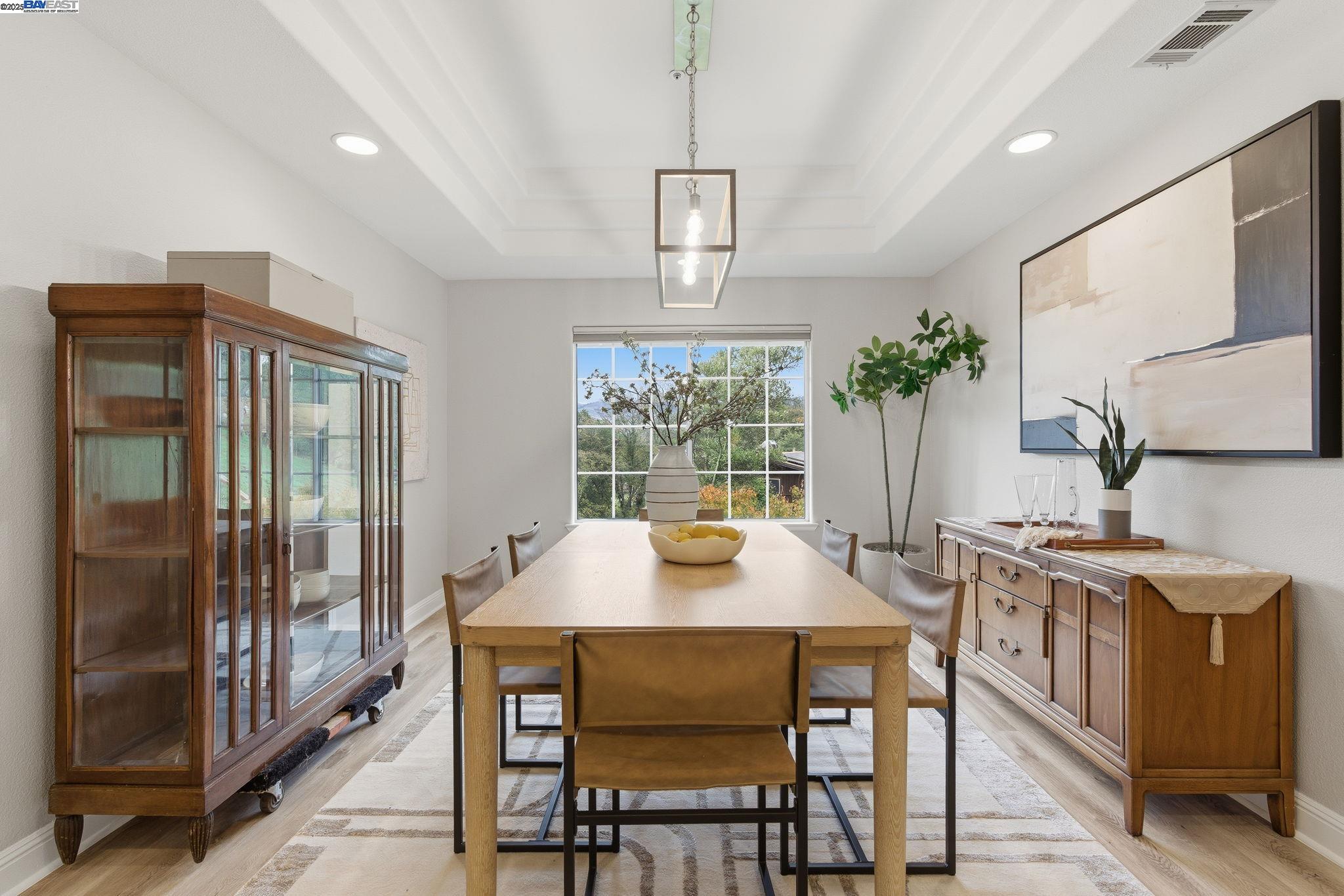 Detail Gallery Image 13 of 26 For 1031 Millbrook Court, Walnut Creek,  CA 94598 - 5 Beds | 4 Baths