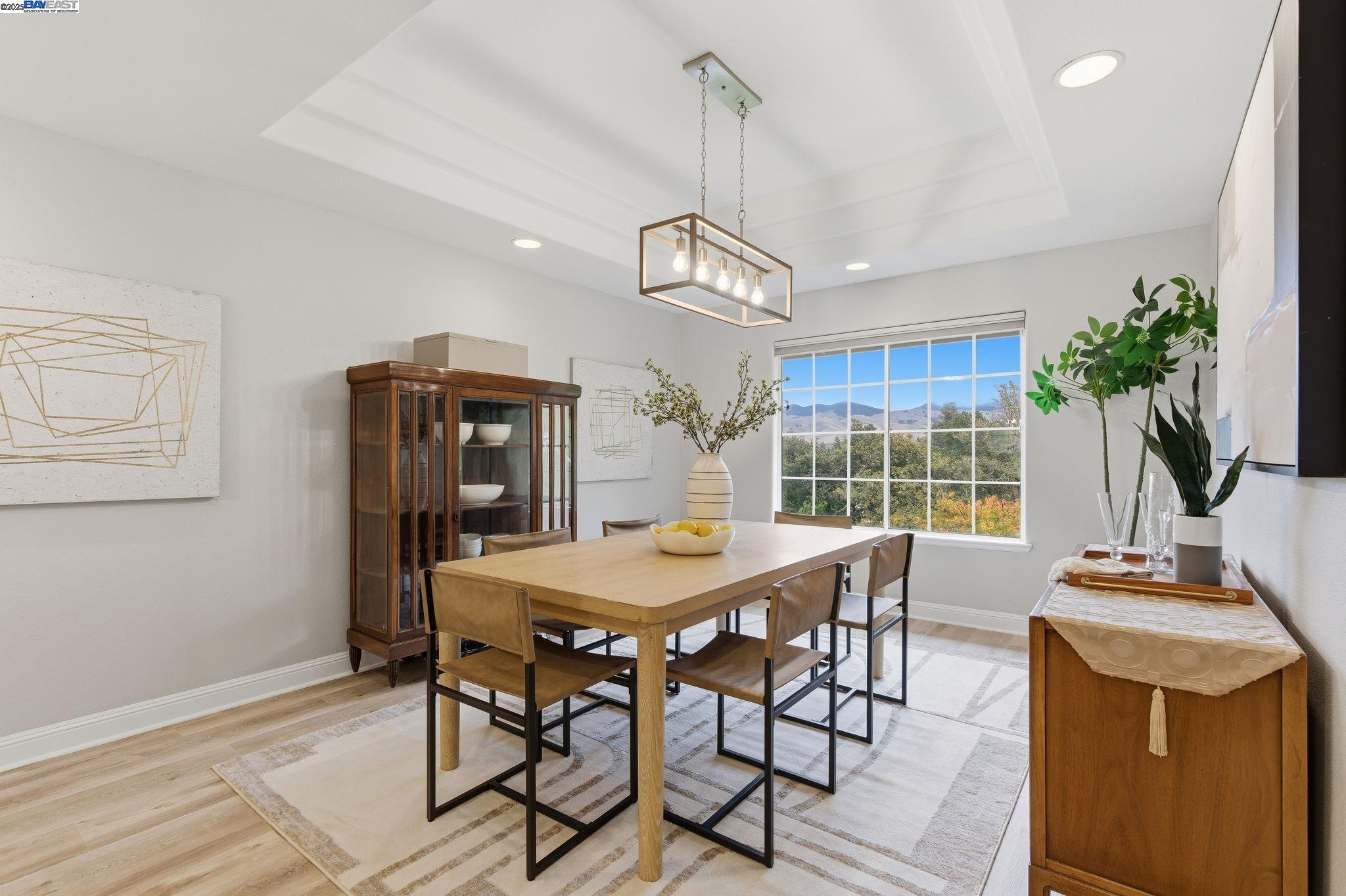 Detail Gallery Image 14 of 26 For 1031 Millbrook Court, Walnut Creek,  CA 94598 - 5 Beds | 4 Baths