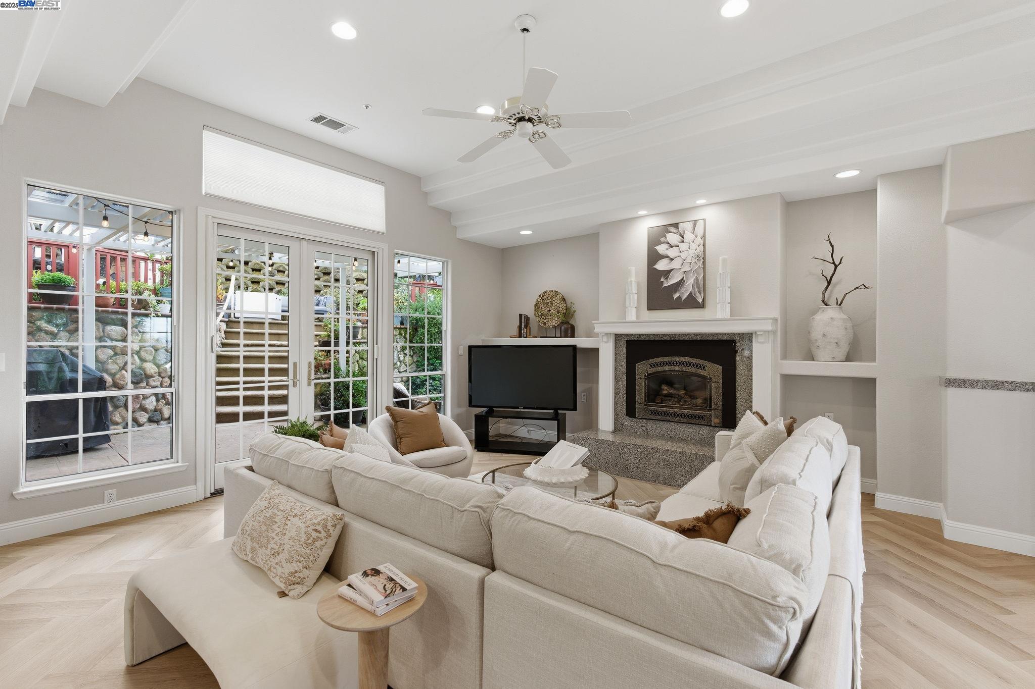 Detail Gallery Image 21 of 26 For 1031 Millbrook Court, Walnut Creek,  CA 94598 - 5 Beds | 4 Baths