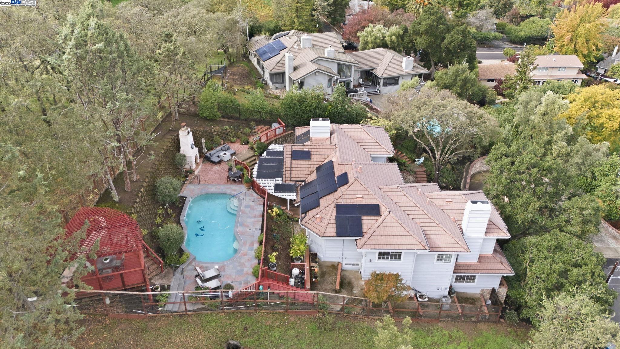 Detail Gallery Image 4 of 26 For 1031 Millbrook Court, Walnut Creek,  CA 94598 - 5 Beds | 4 Baths