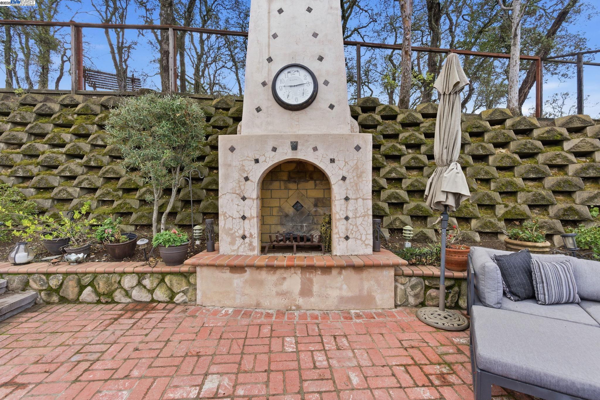 Detail Gallery Image 9 of 26 For 1031 Millbrook Court, Walnut Creek,  CA 94598 - 5 Beds | 4 Baths