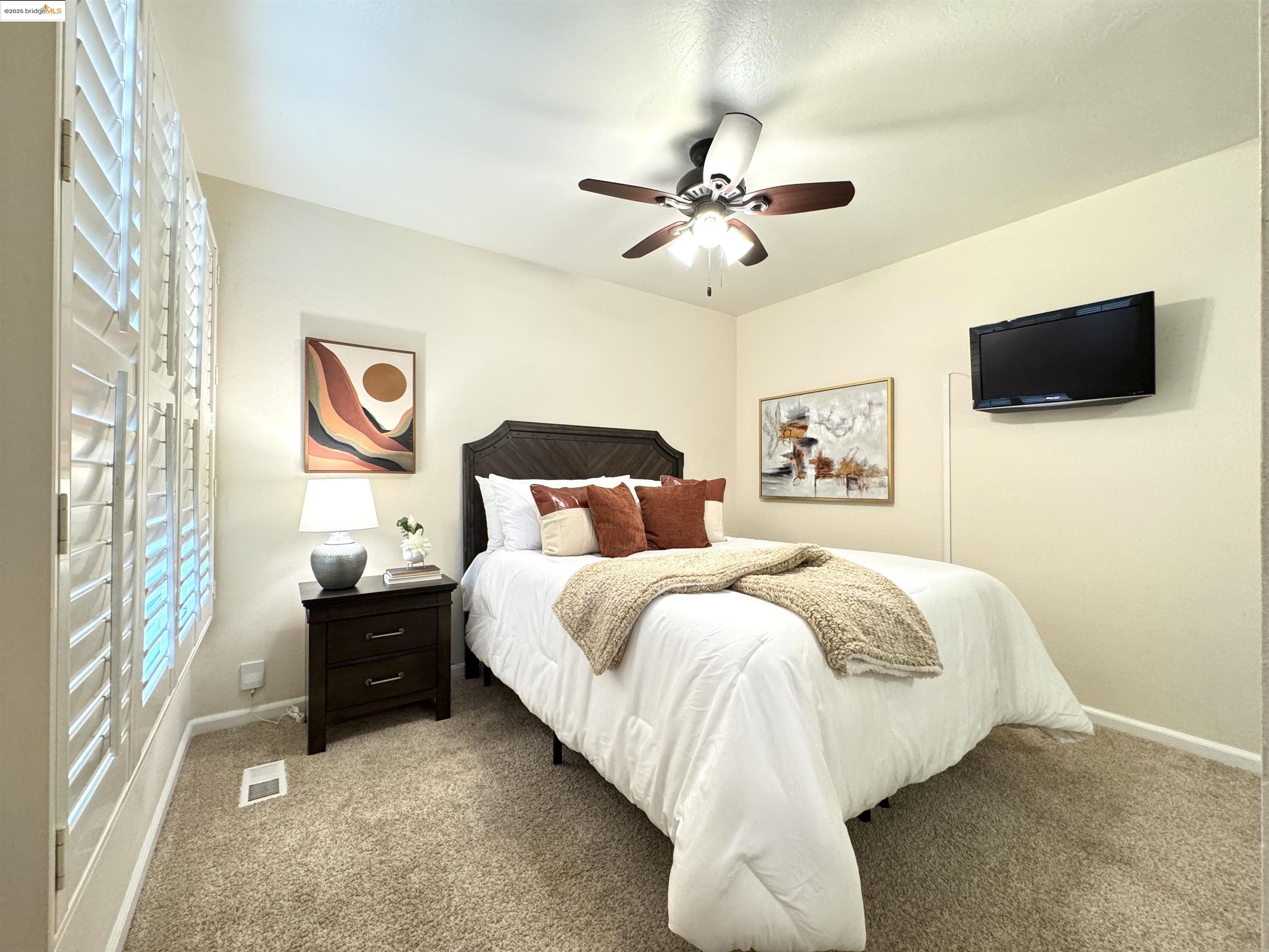 Detail Gallery Image 13 of 48 For 3365 Los Prados St, San Mateo,  CA 94403 - 2 Beds | 2 Baths