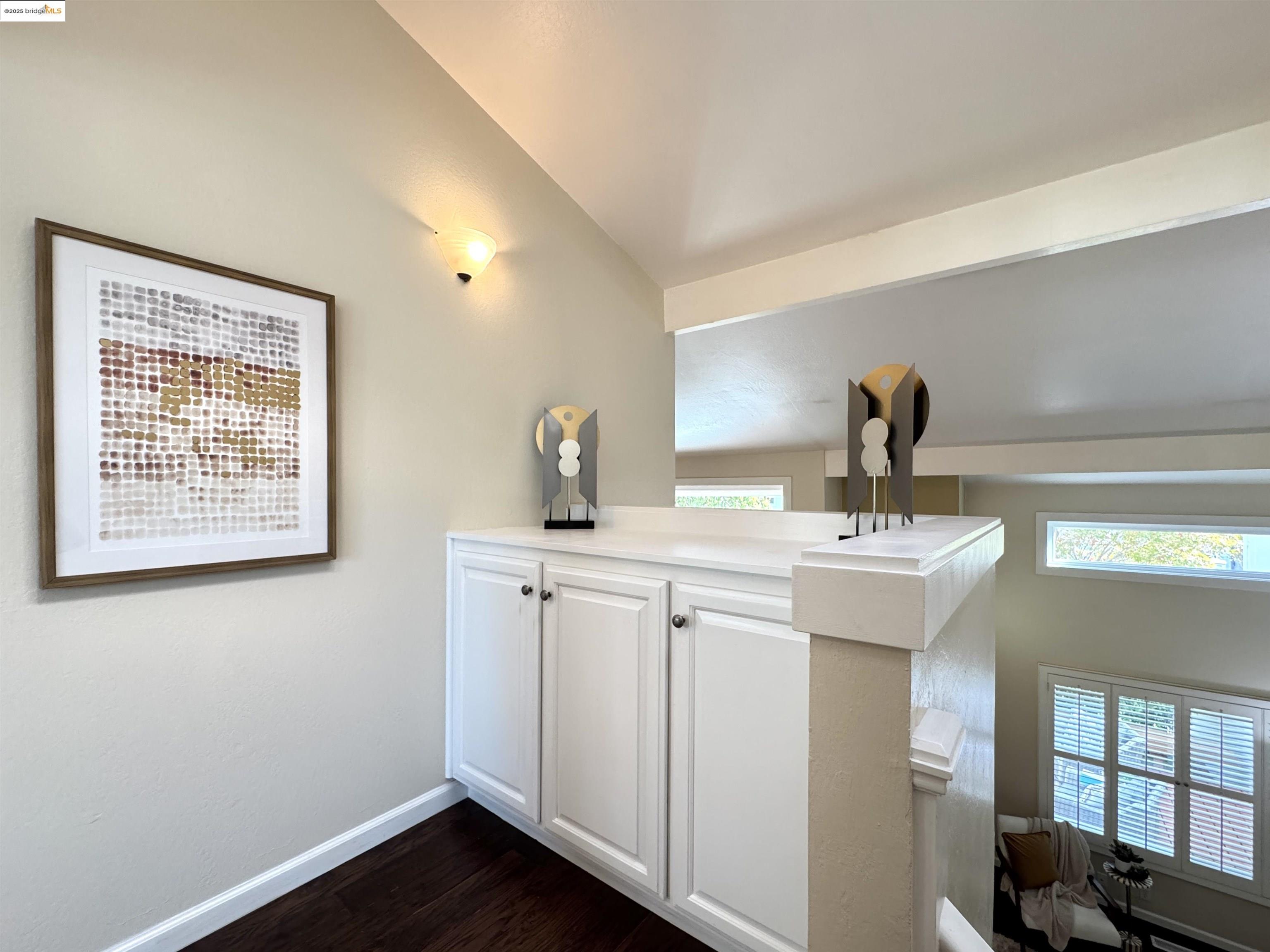 Detail Gallery Image 17 of 48 For 3365 Los Prados St, San Mateo,  CA 94403 - 2 Beds | 2 Baths