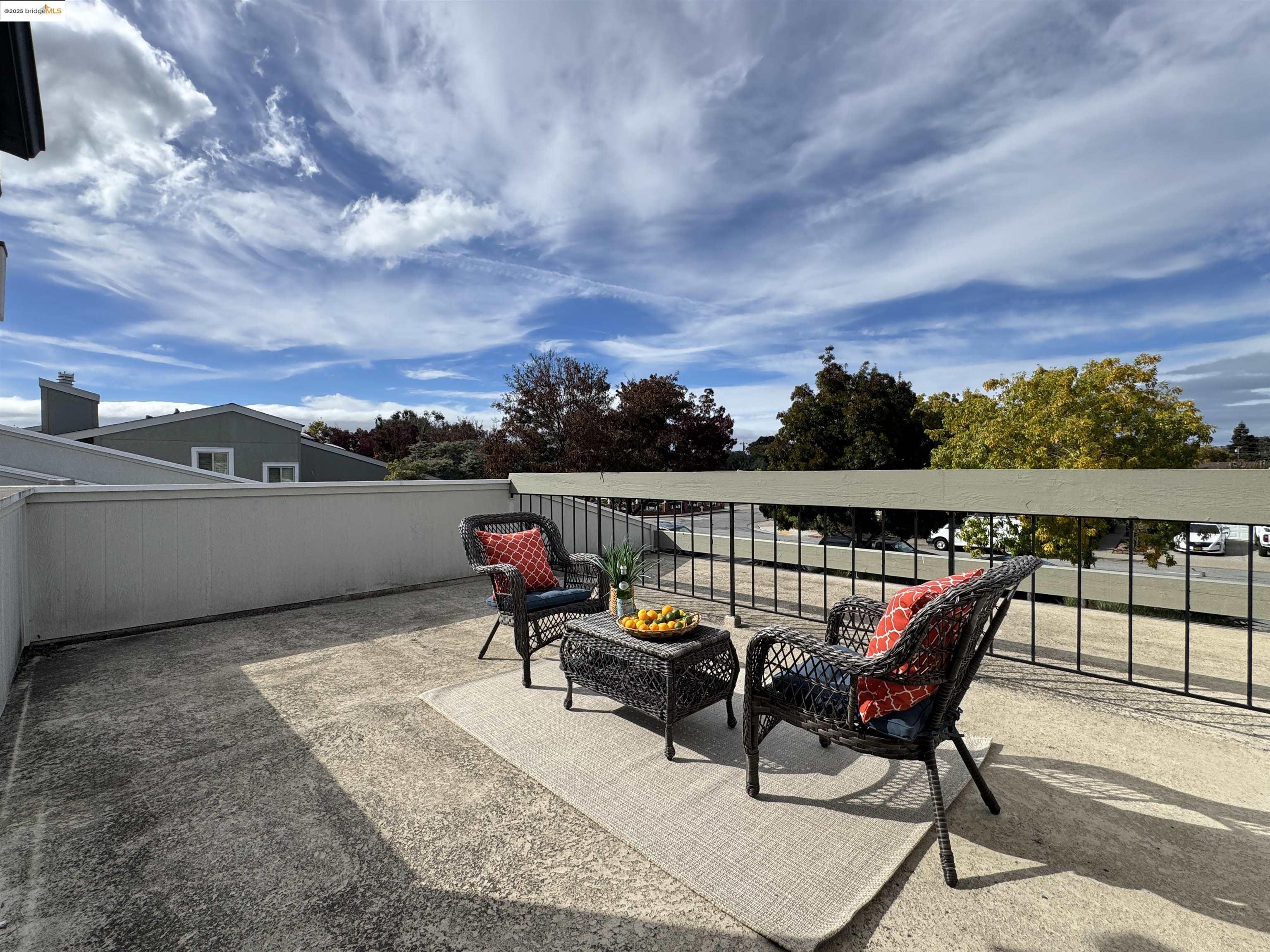 Detail Gallery Image 28 of 48 For 3365 Los Prados St, San Mateo,  CA 94403 - 2 Beds | 2 Baths