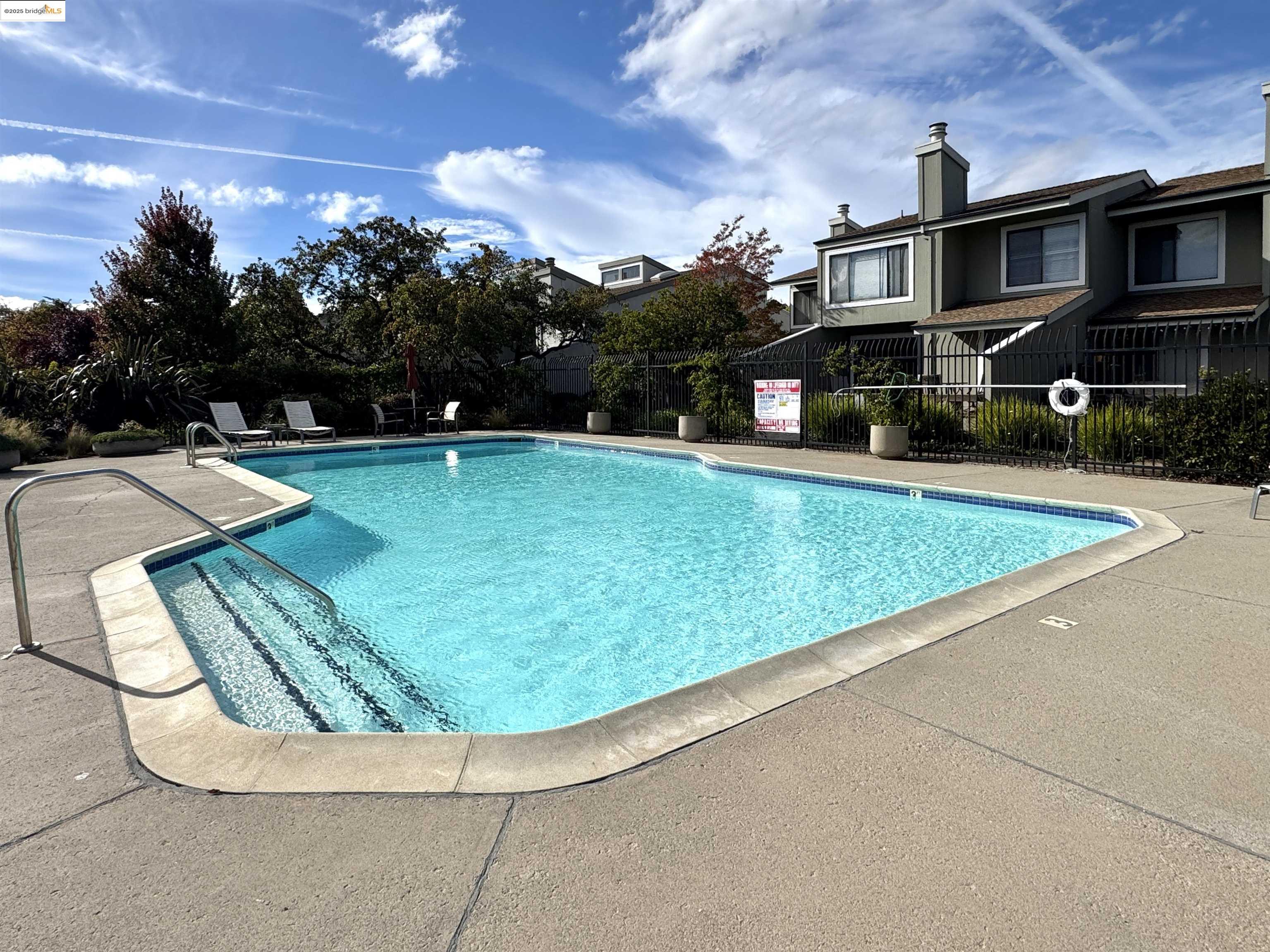 Detail Gallery Image 41 of 48 For 3365 Los Prados St, San Mateo,  CA 94403 - 2 Beds | 2 Baths