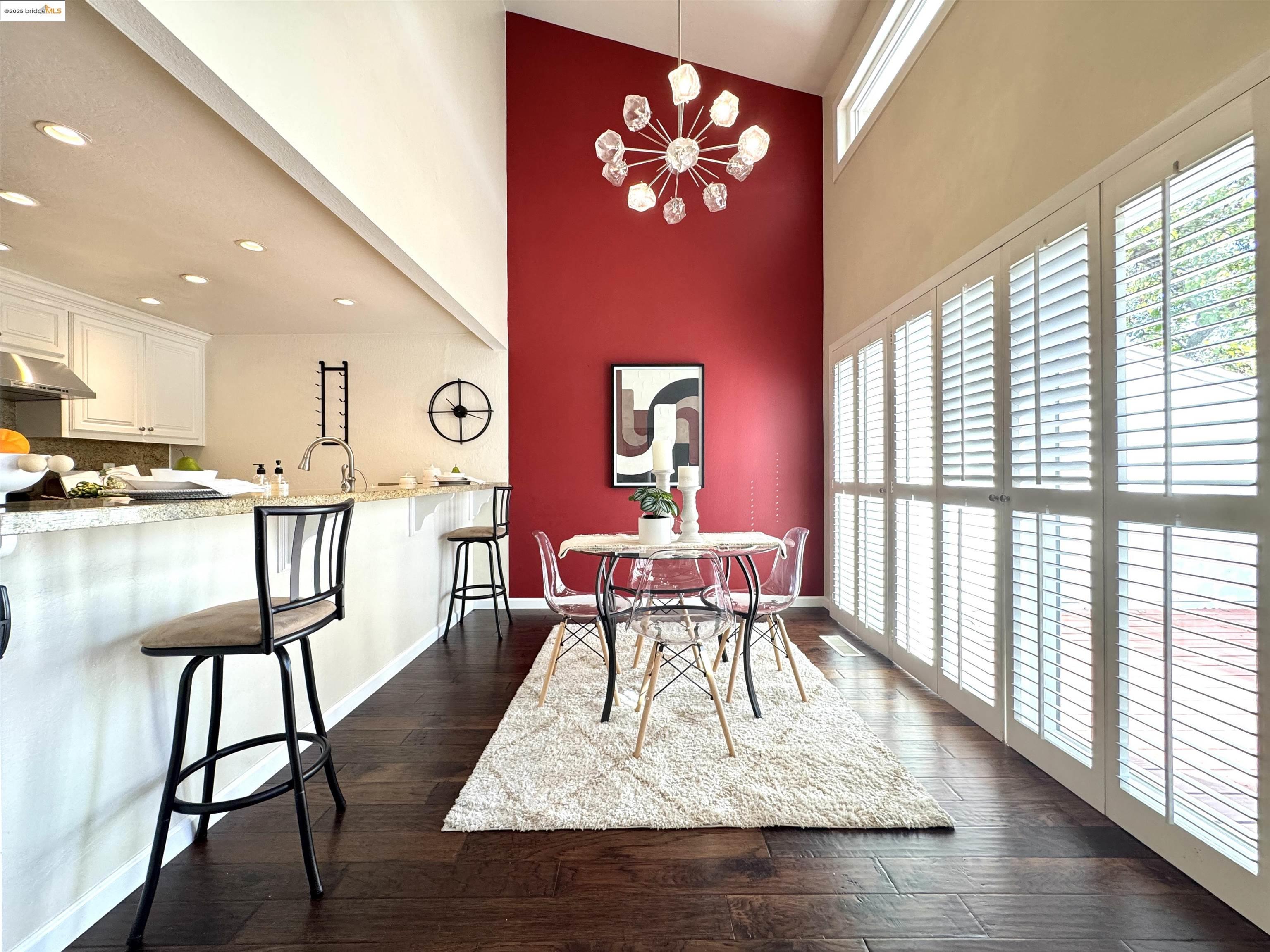 Detail Gallery Image 7 of 48 For 3365 Los Prados St, San Mateo,  CA 94403 - 2 Beds | 2 Baths