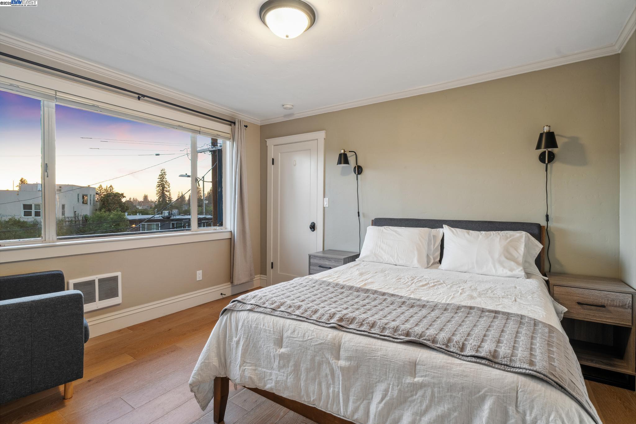 Detail Gallery Image 15 of 37 For 5936 Broadway, Oakland,  CA 94618 - – Beds | – Baths