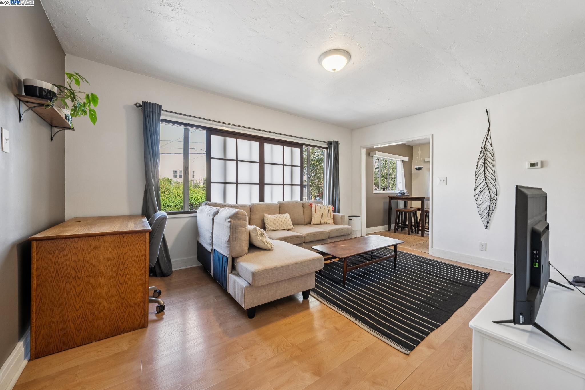 Detail Gallery Image 23 of 37 For 5936 Broadway, Oakland,  CA 94618 - – Beds | – Baths