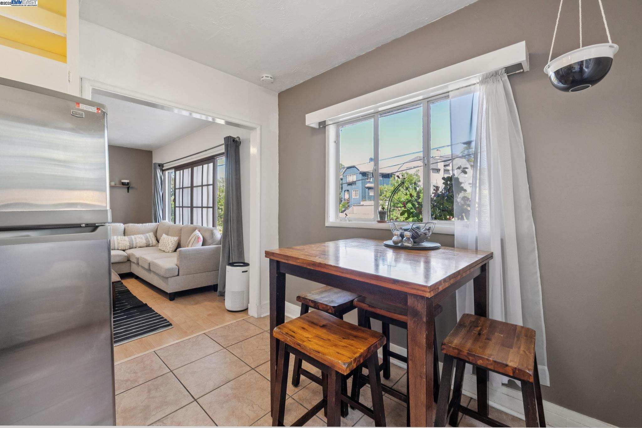 Detail Gallery Image 27 of 37 For 5936 Broadway, Oakland,  CA 94618 - – Beds | – Baths