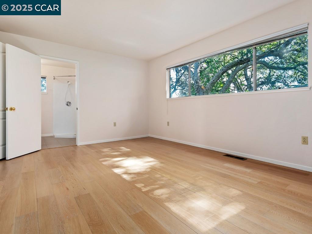 Detail Gallery Image 15 of 24 For 99 Longridge Rd., Orinda,  CA 94563 - 3 Beds | 3 Baths