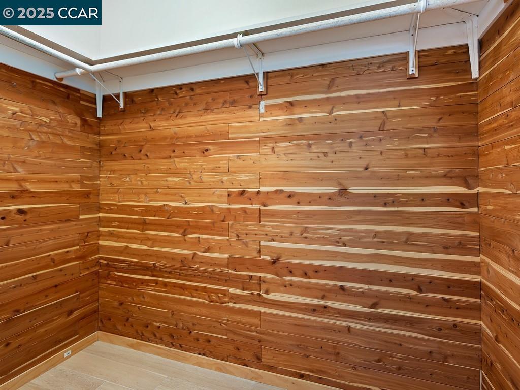 Detail Gallery Image 17 of 24 For 99 Longridge Rd., Orinda,  CA 94563 - 3 Beds | 3 Baths