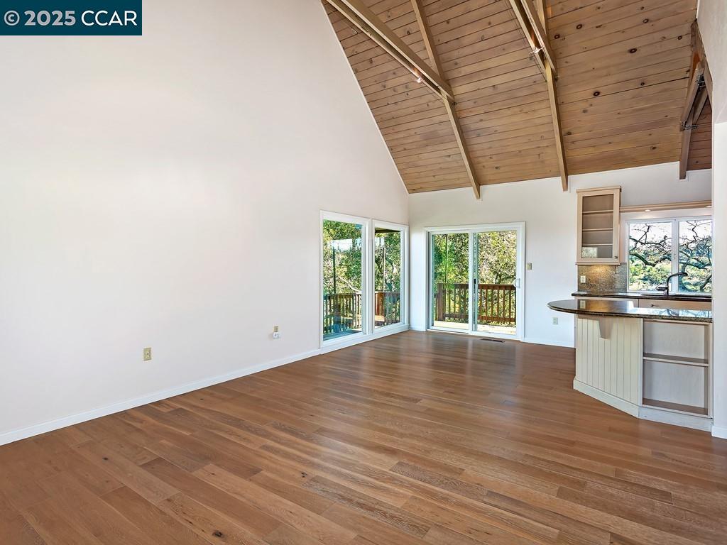 Detail Gallery Image 5 of 24 For 99 Longridge Rd., Orinda,  CA 94563 - 3 Beds | 3 Baths