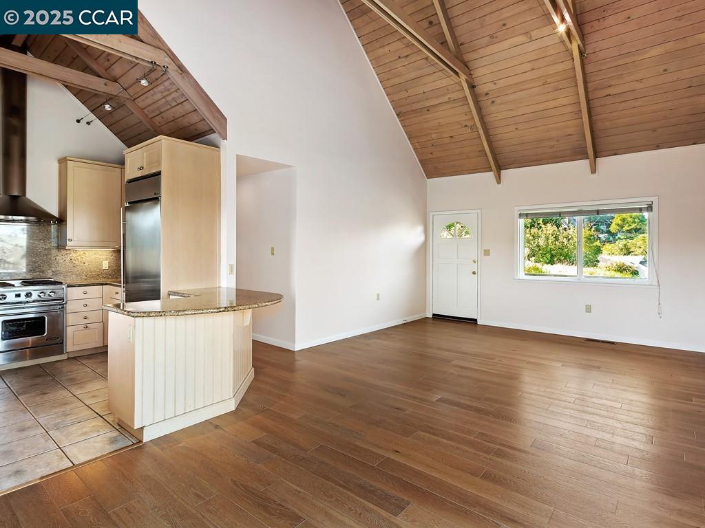 Detail Gallery Image 6 of 24 For 99 Longridge Rd., Orinda,  CA 94563 - 3 Beds | 3 Baths