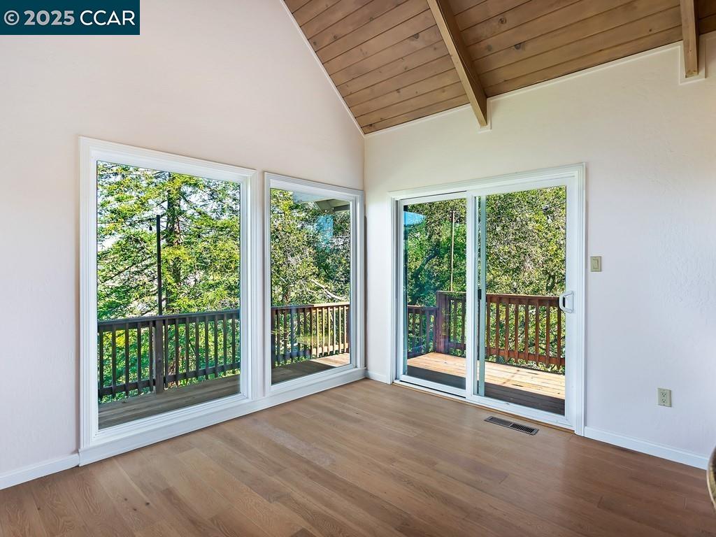 Detail Gallery Image 7 of 24 For 99 Longridge Rd., Orinda,  CA 94563 - 3 Beds | 3 Baths