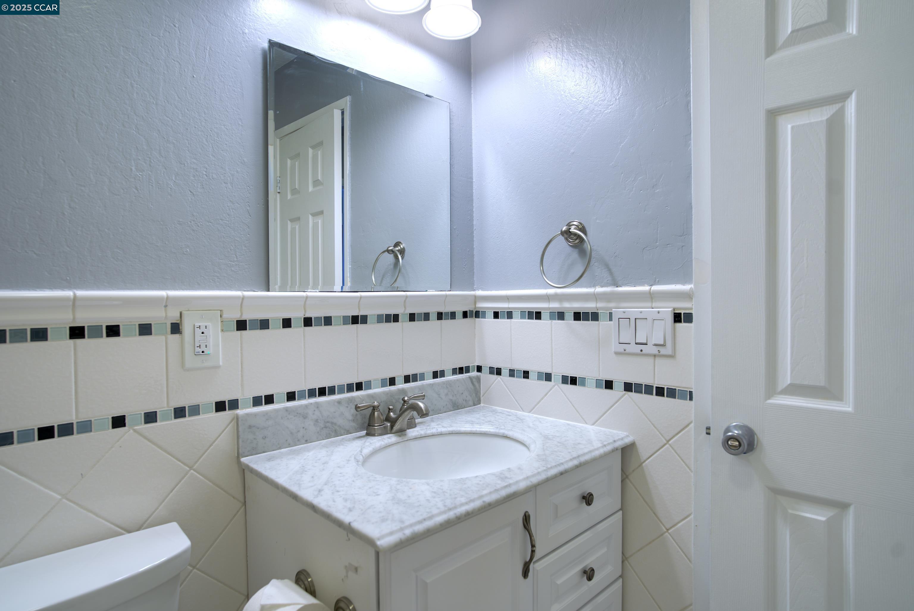 Detail Gallery Image 16 of 33 For 2027 Olivera Rd #C,  Concord,  CA 94520 - 2 Beds | 1/1 Baths