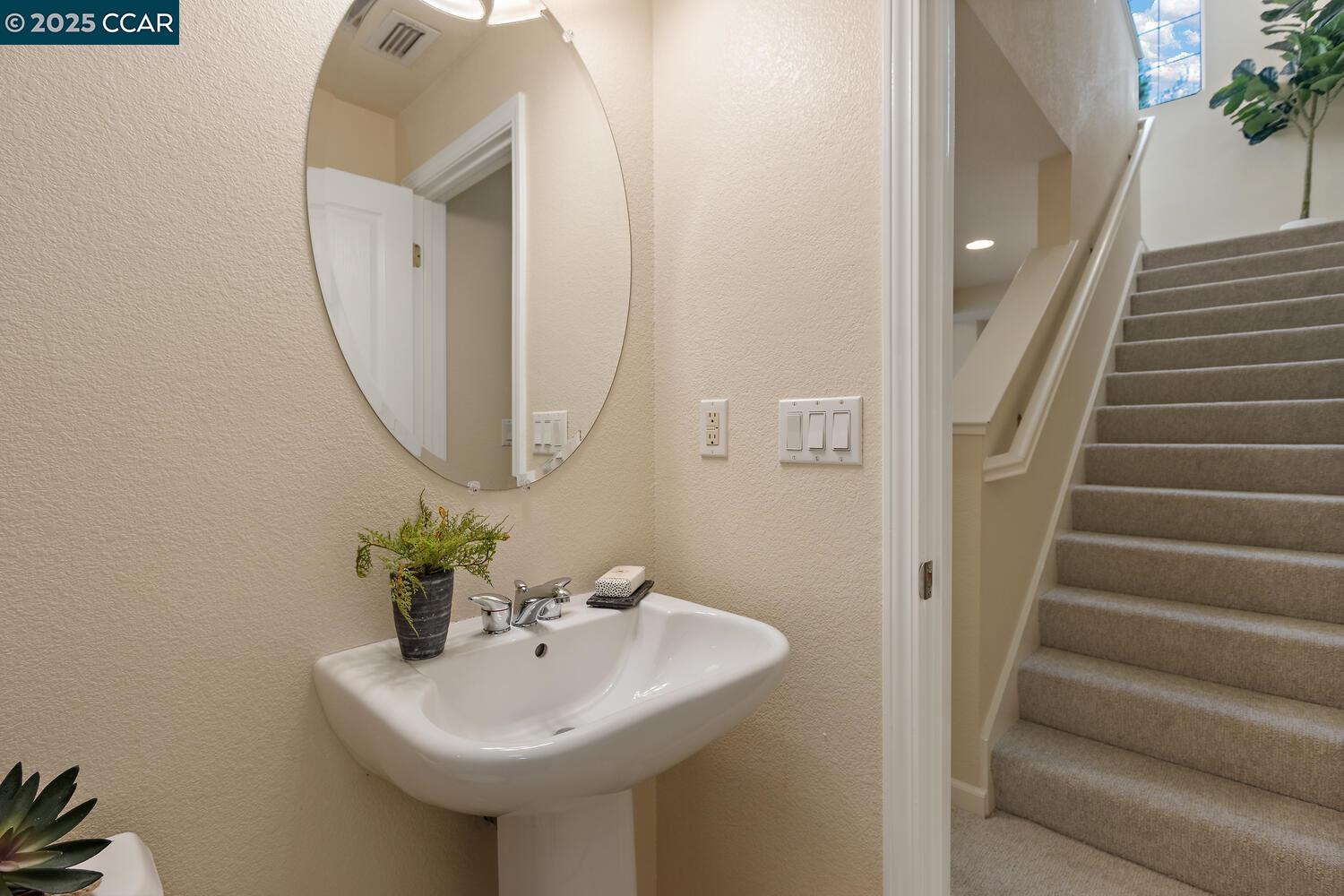 Detail Gallery Image 14 of 36 For 31 Picasso Ct, Pleasant Hill,  CA 94523 - 2 Beds | 2/1 Baths