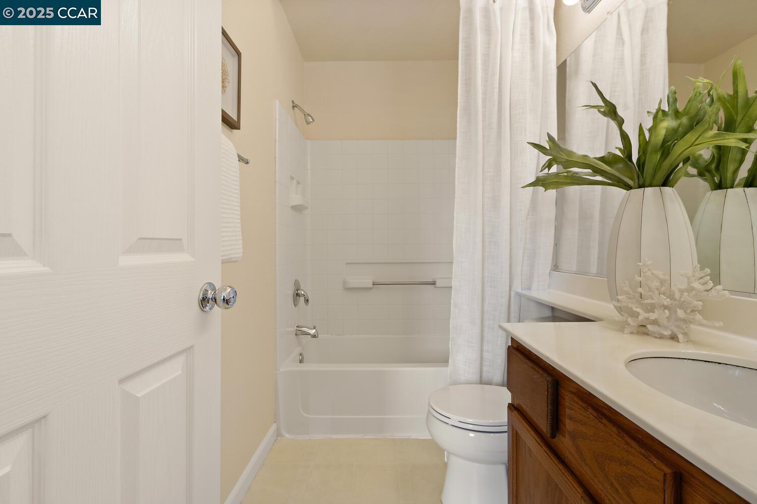 Detail Gallery Image 25 of 36 For 31 Picasso Ct, Pleasant Hill,  CA 94523 - 2 Beds | 2/1 Baths